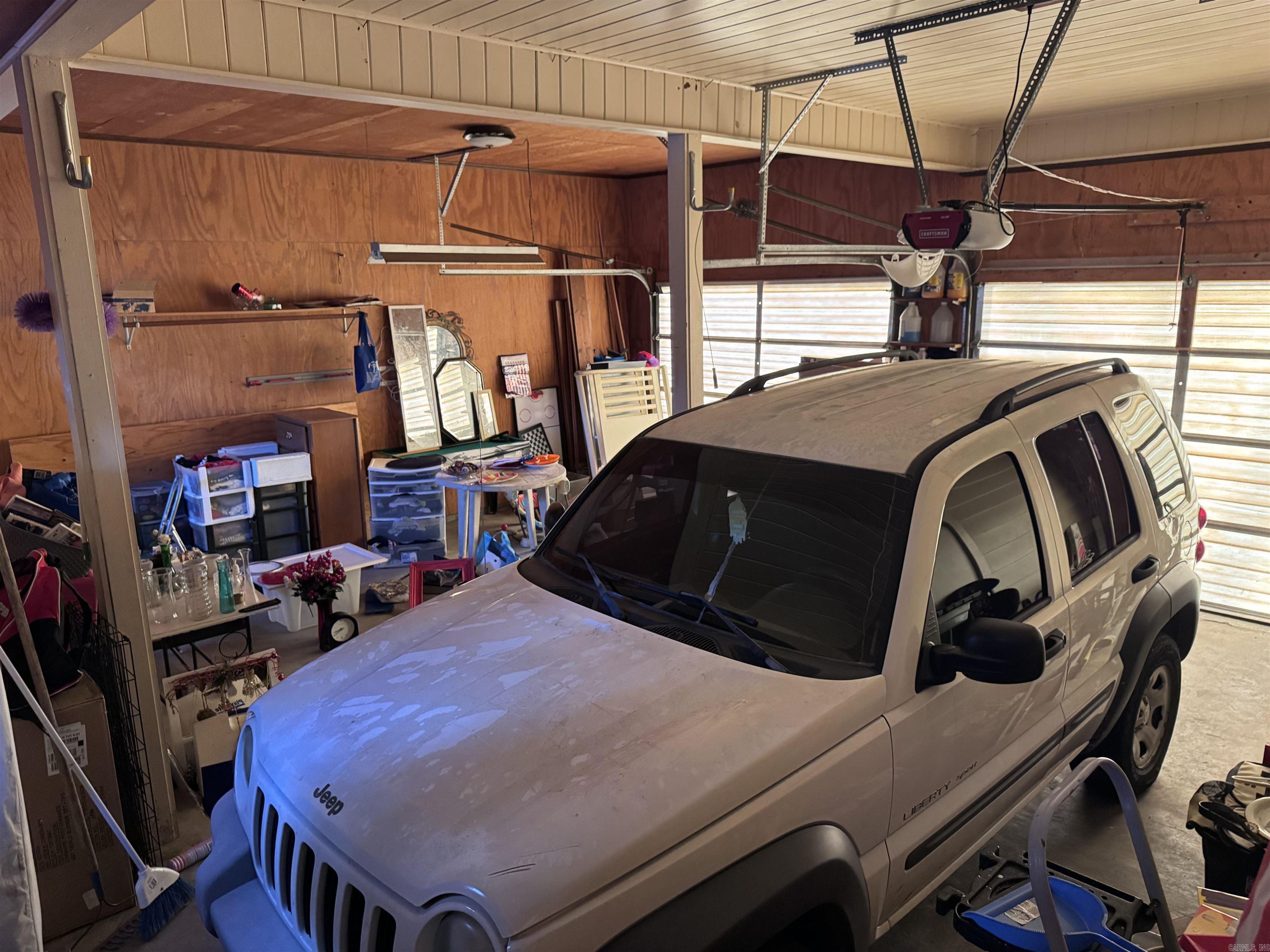 COUNTRY CLUB - Residential