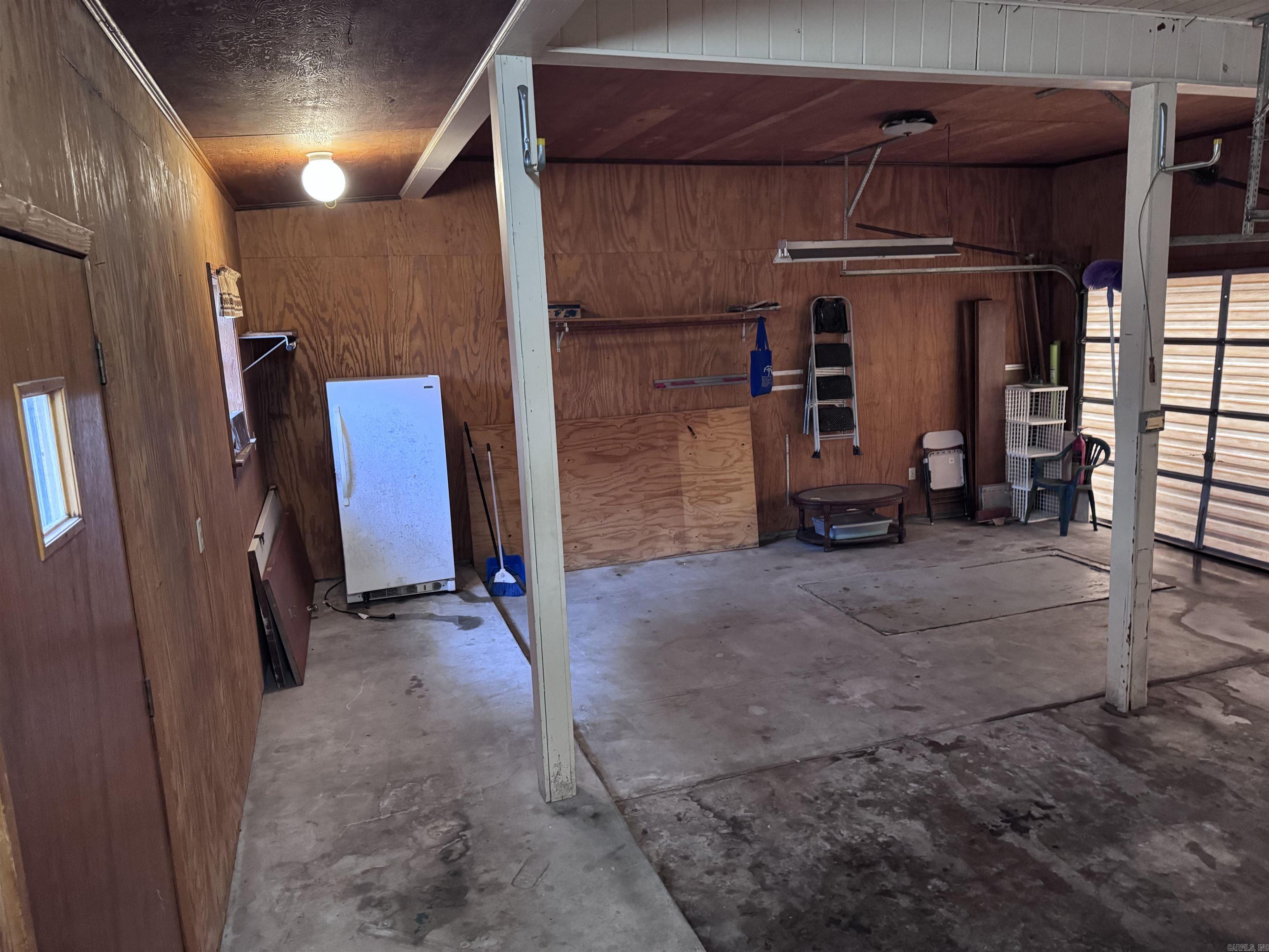 COUNTRY CLUB - Residential