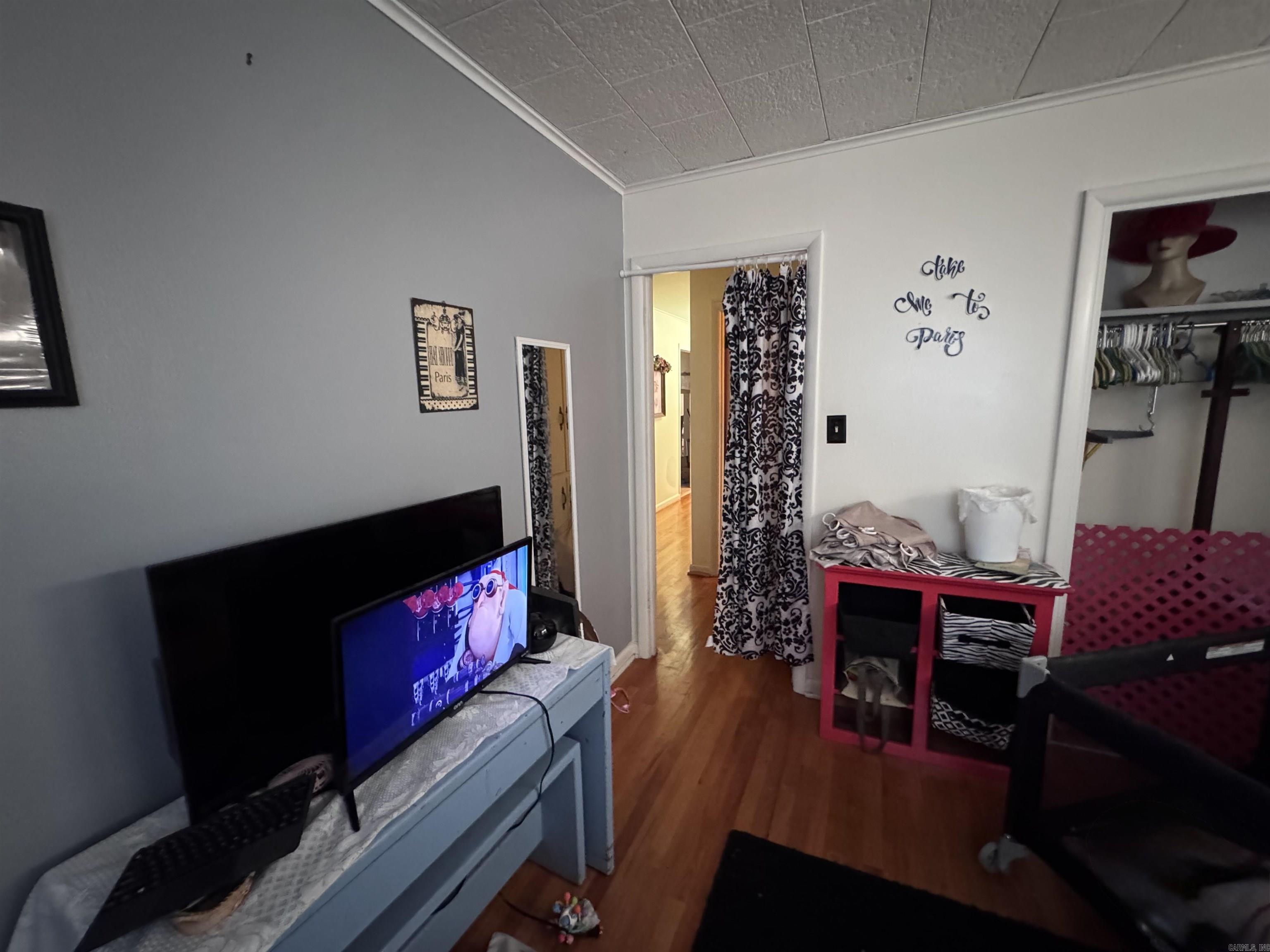 COUNTRY CLUB - Residential