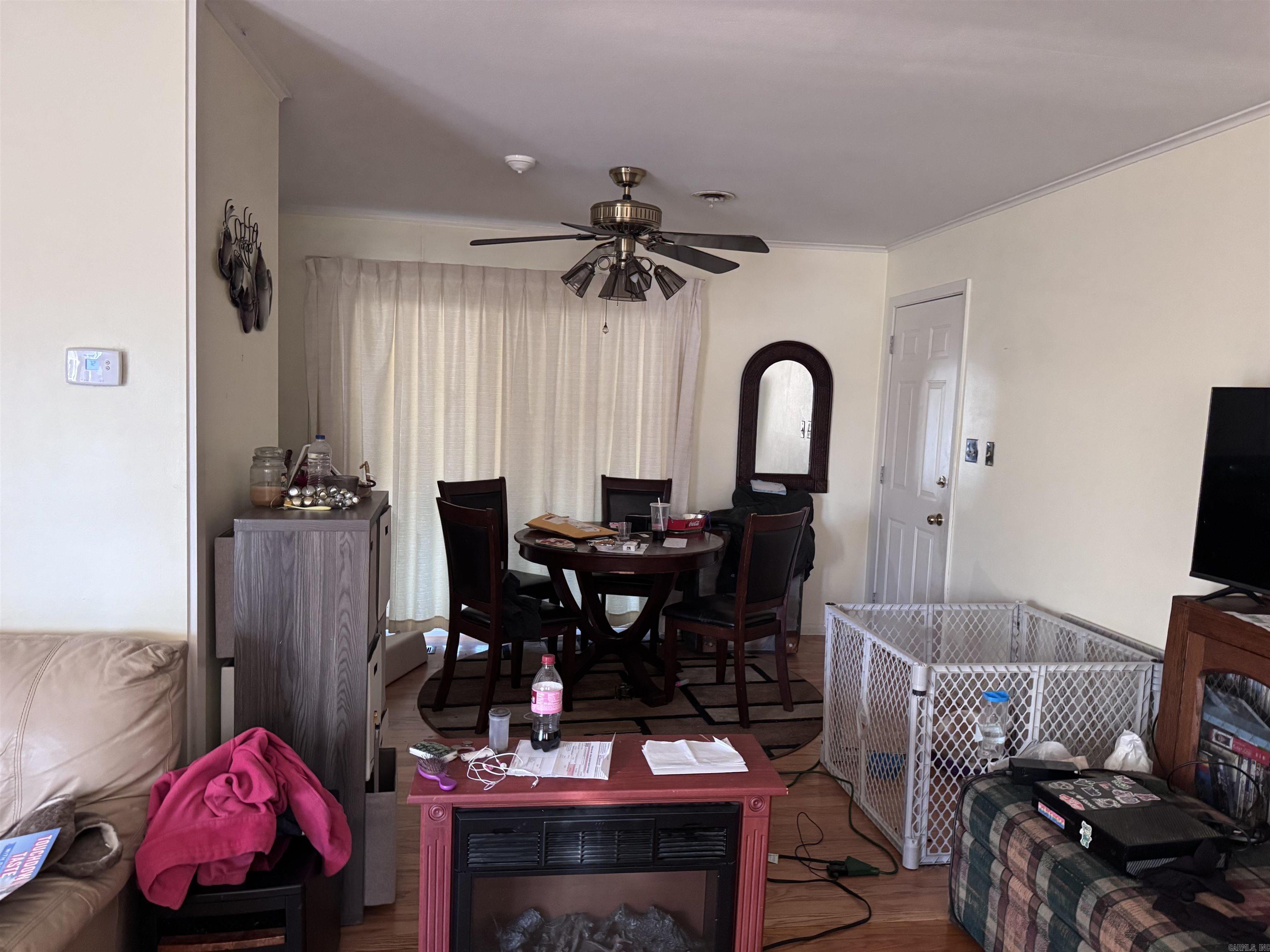 COUNTRY CLUB - Residential