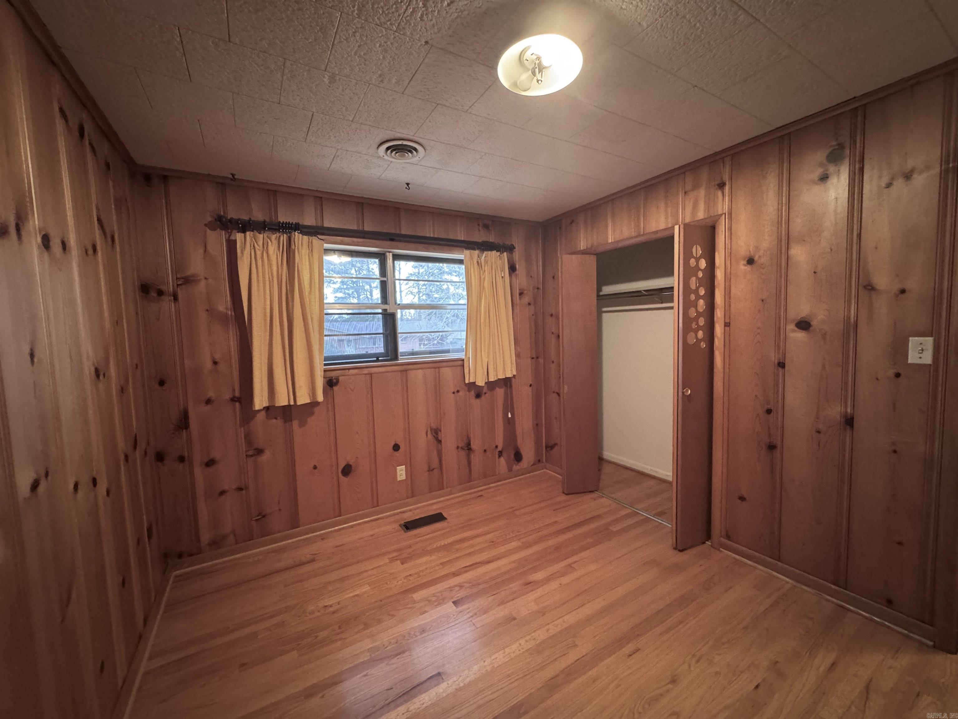 COUNTRY CLUB - Residential