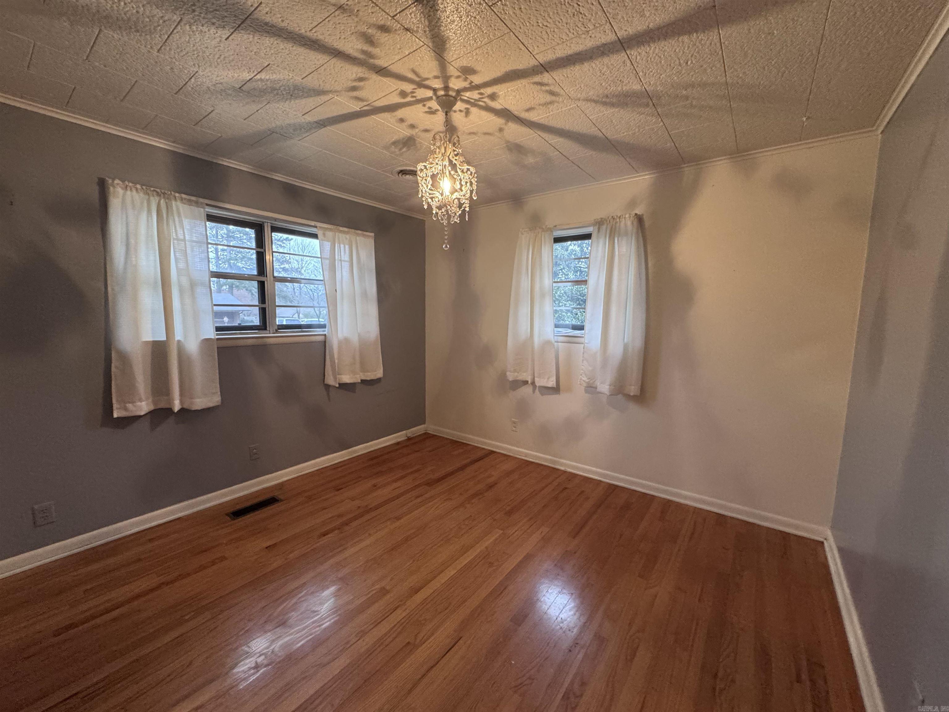 COUNTRY CLUB - Residential