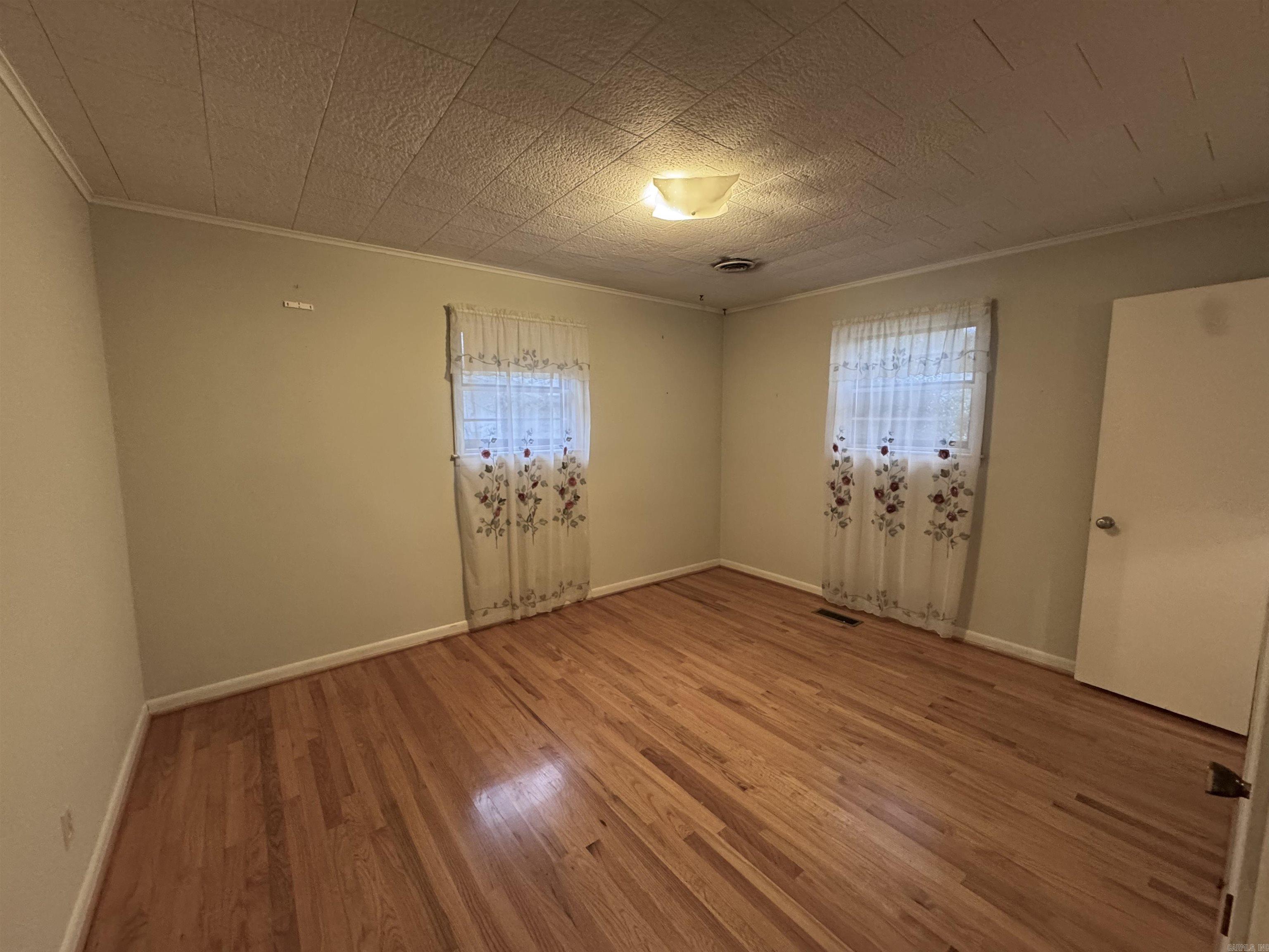 COUNTRY CLUB - Residential