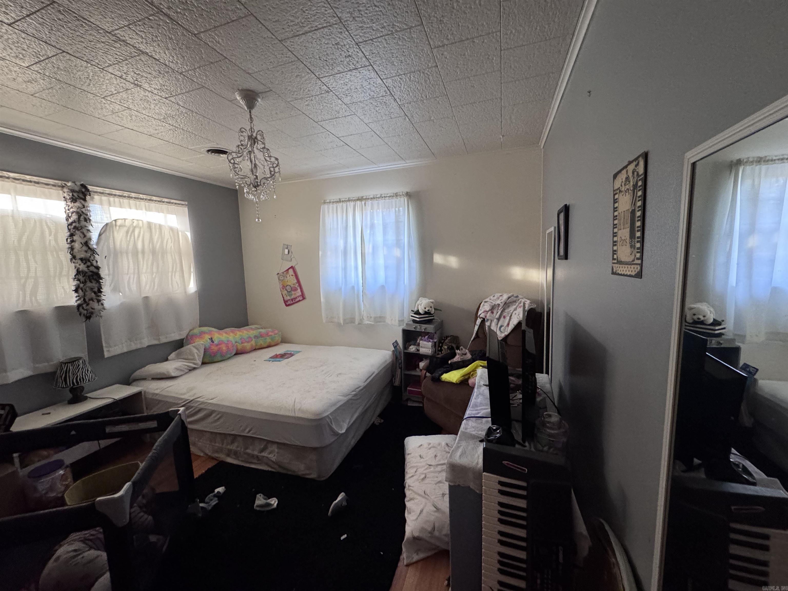 COUNTRY CLUB - Residential