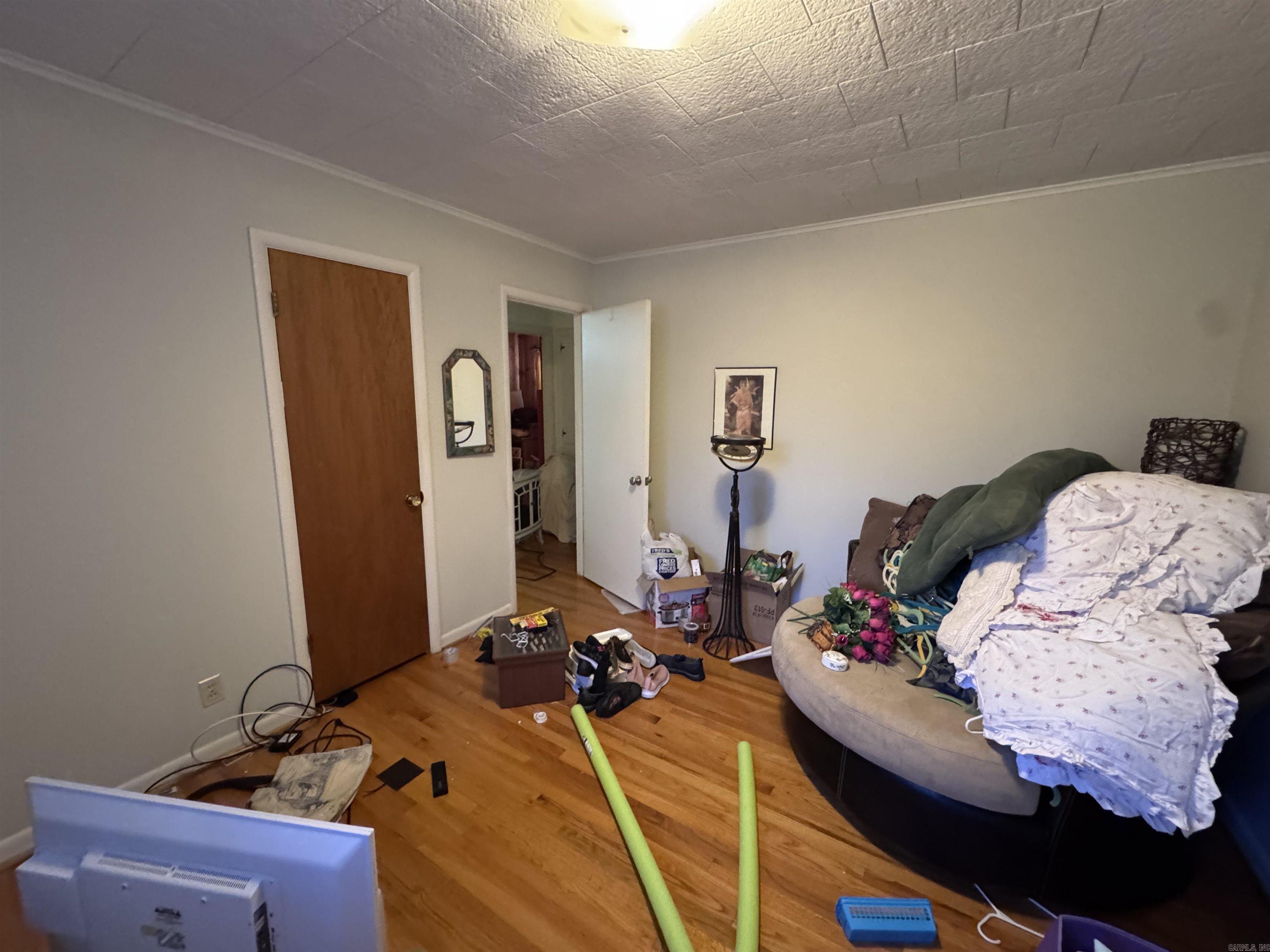 COUNTRY CLUB - Residential