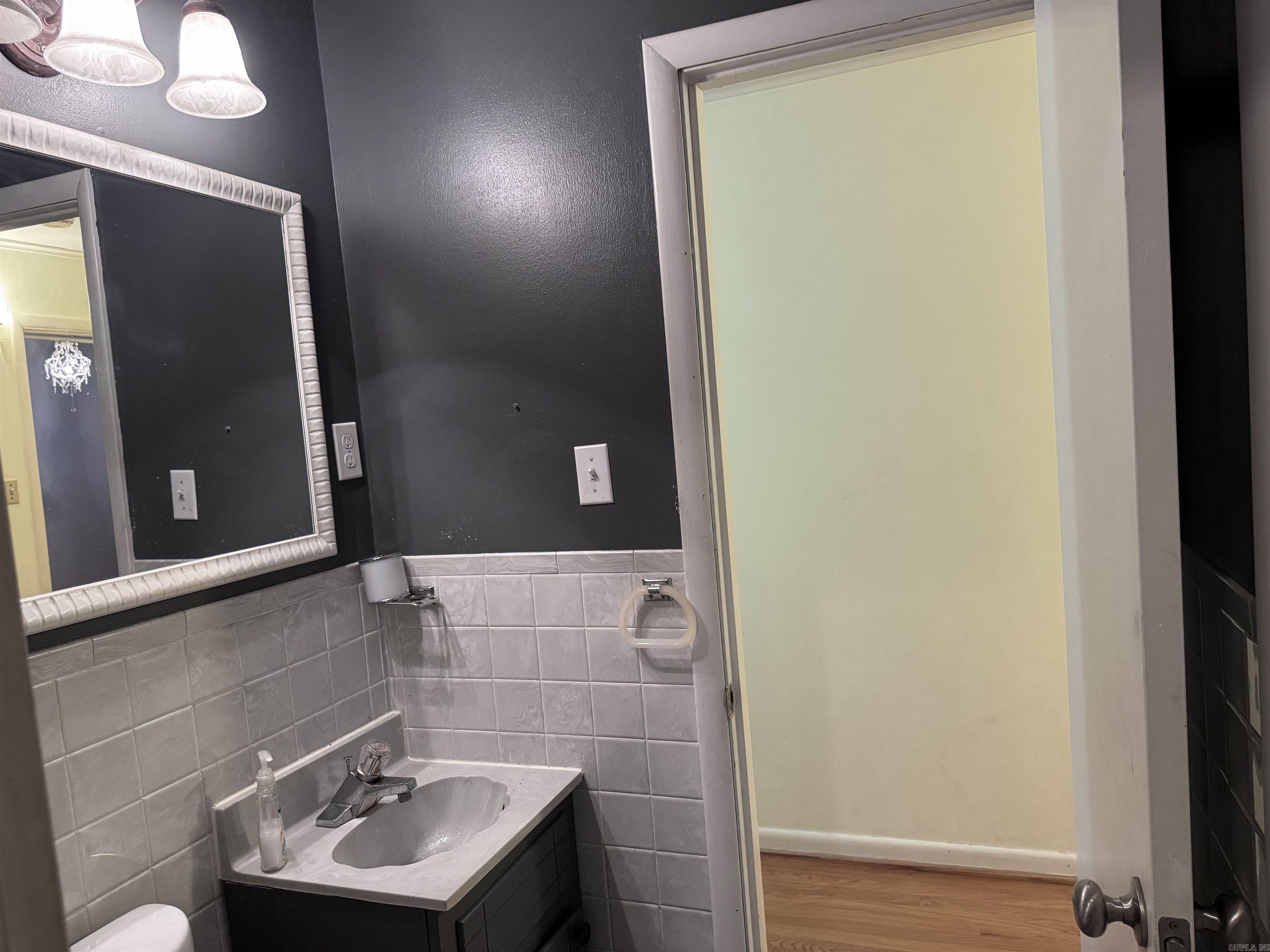 COUNTRY CLUB - Residential