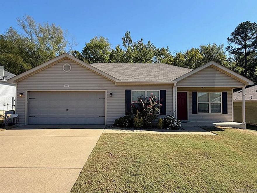 Welcome to Tallgrass - this wonderful rental property has four bedrooms and two bathrooms. With an open concept living room, kitchen, and dining area, a two car garage, and a large backyard with deck, this home meets all the needs. The kitchen includes all appliances and the walk-in laundry room will have a washer and dryer for the tenants. The master bedroom includes a master suite with double sinks and a large walk-in closet. Come make this rental your new place today!  For all showings, please contact Amber Lewis with McGraw Realtors at alewis@mcgrawrealtors.com