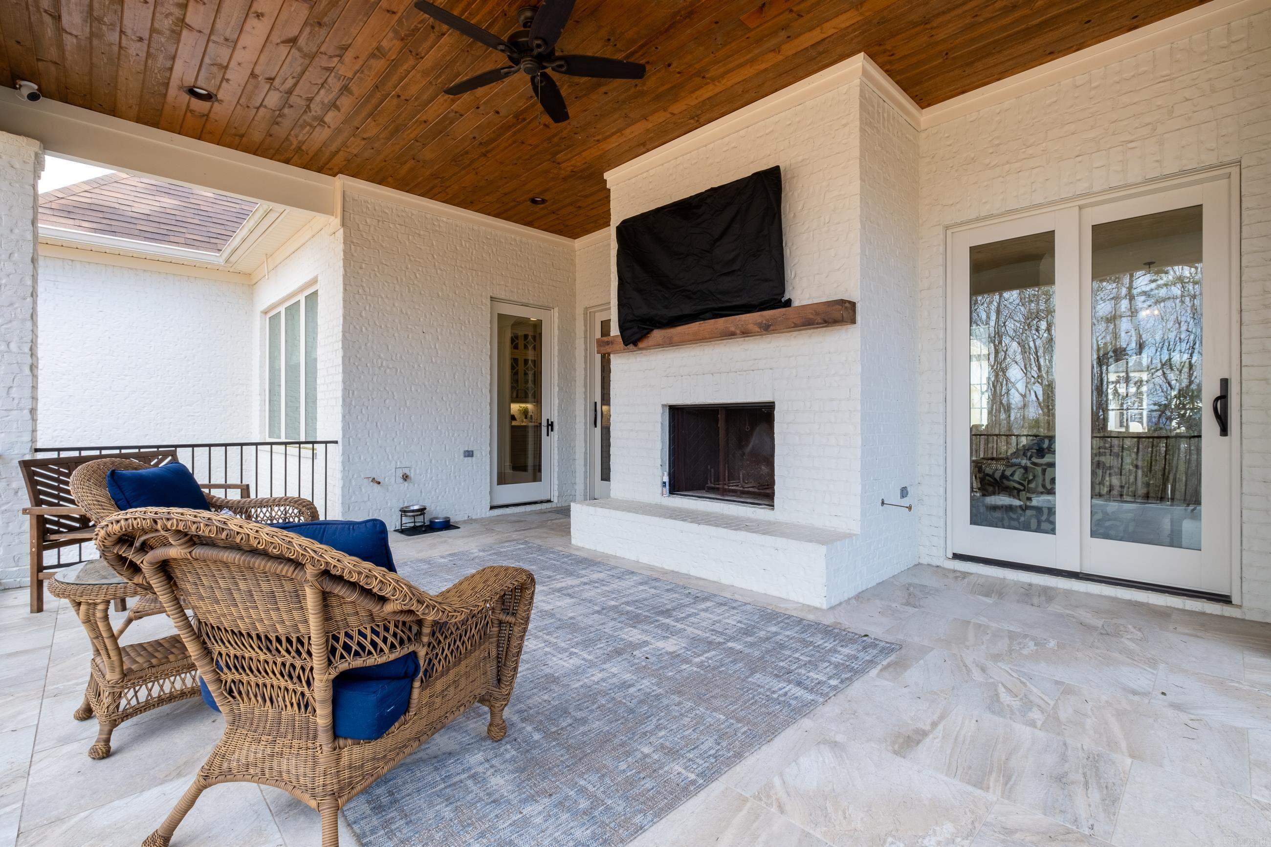 CHENAL VALLEY "FALSTONE COURT" - Residential