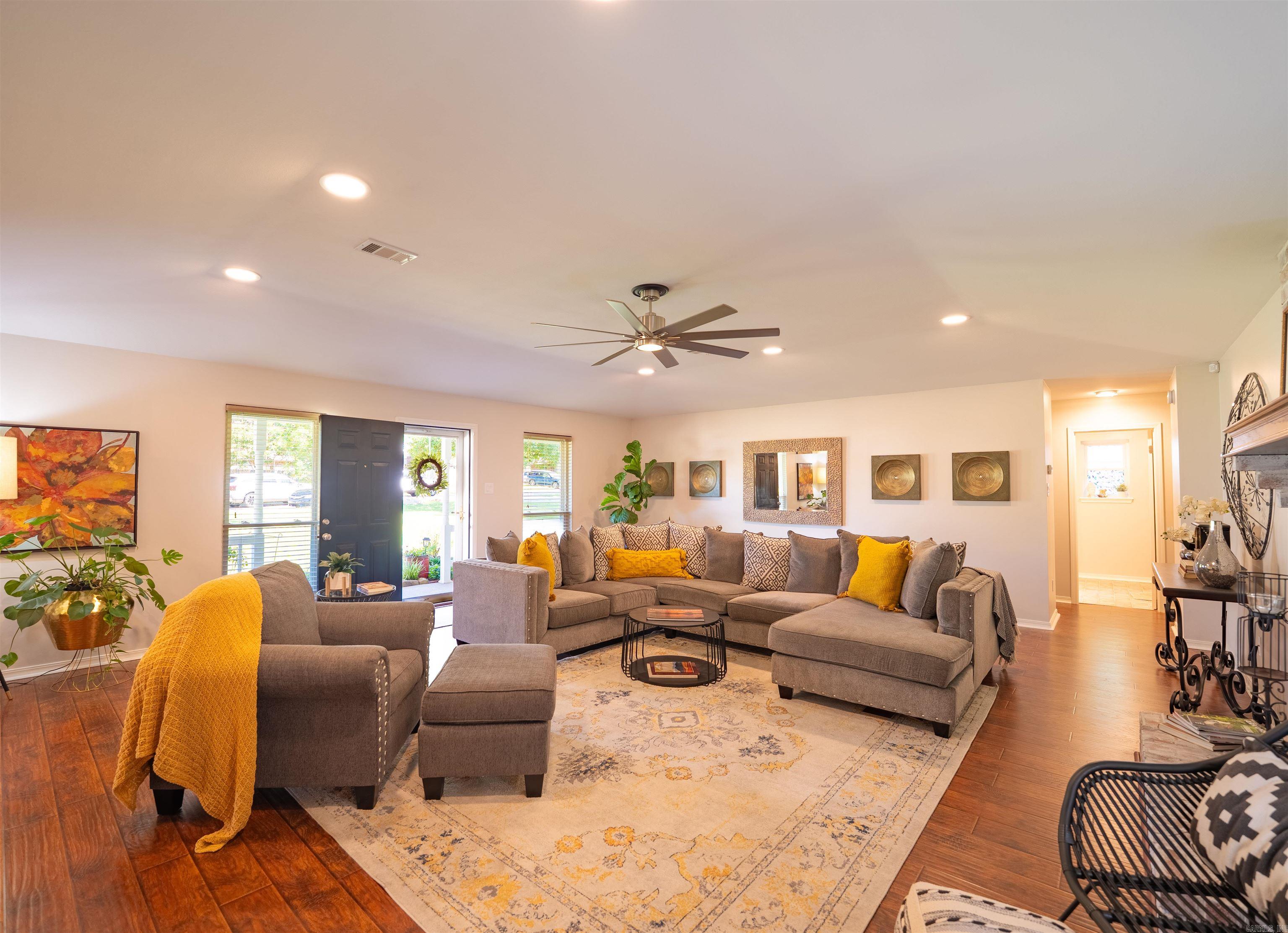 FOXWOOD J - Residential