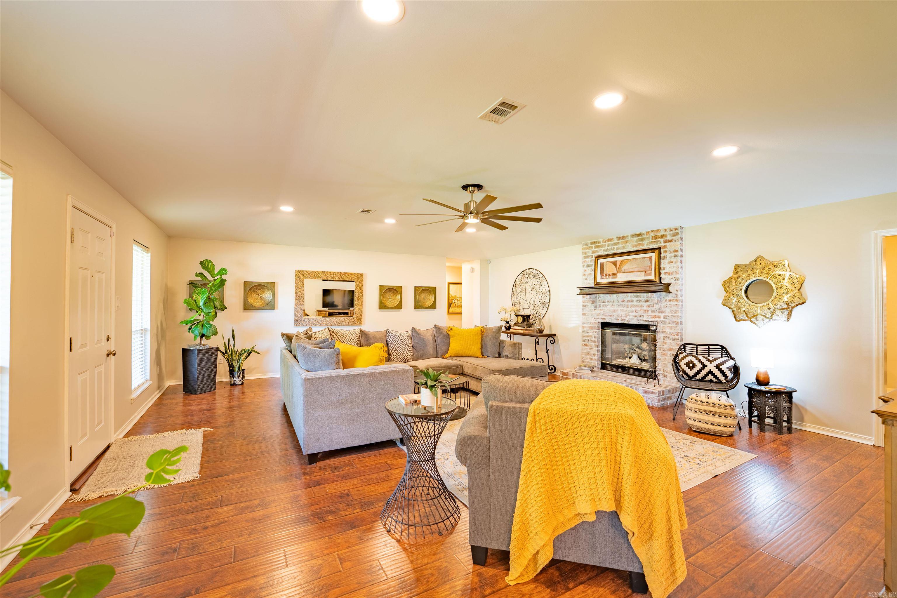 FOXWOOD J - Residential