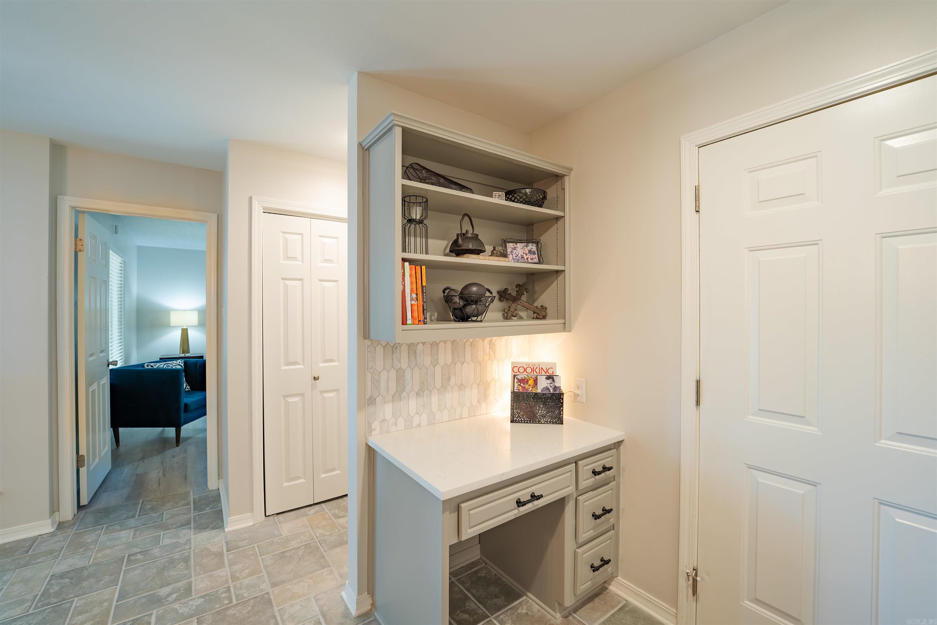 FOXWOOD J - Residential