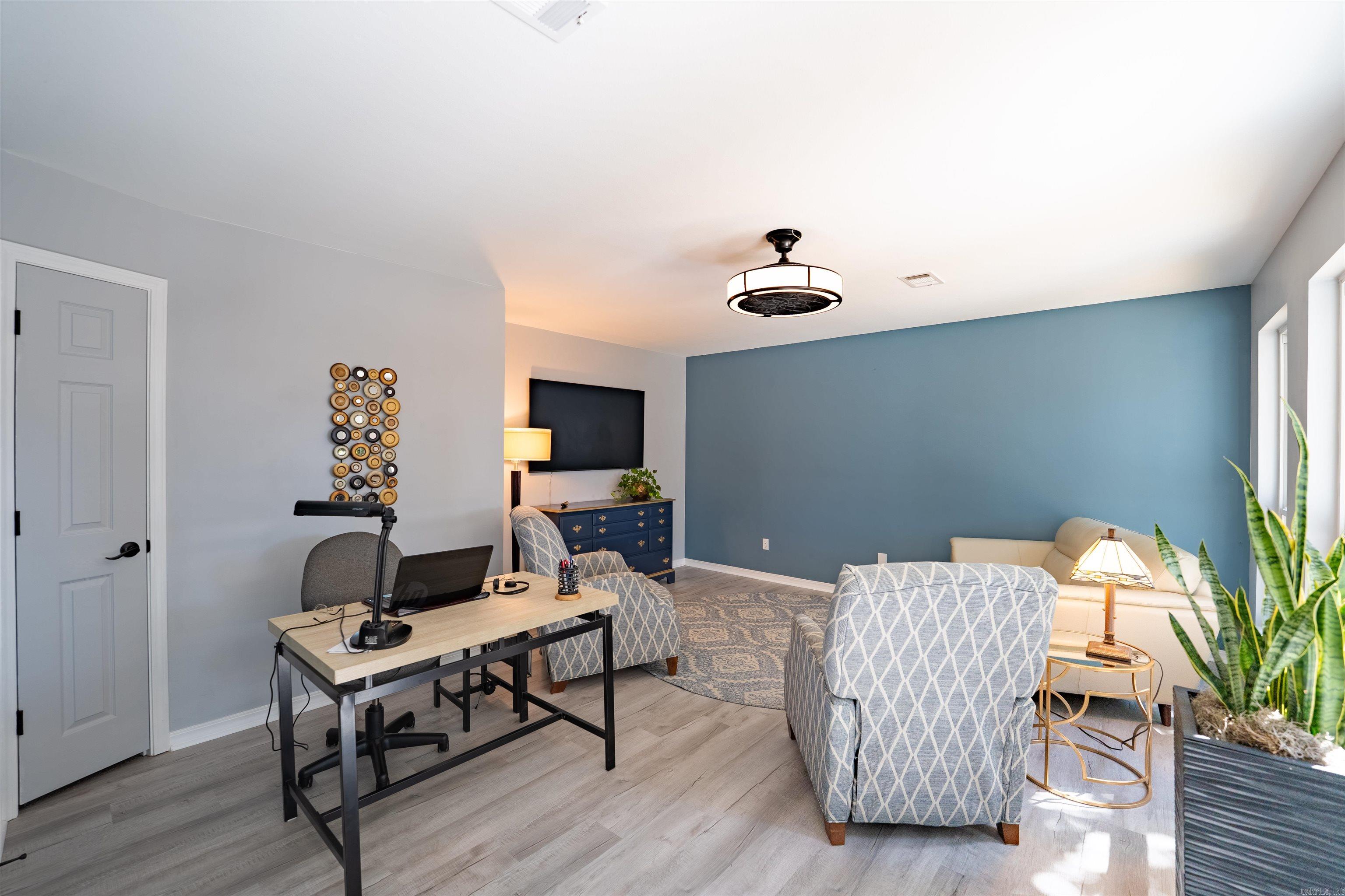 FOXWOOD J - Residential