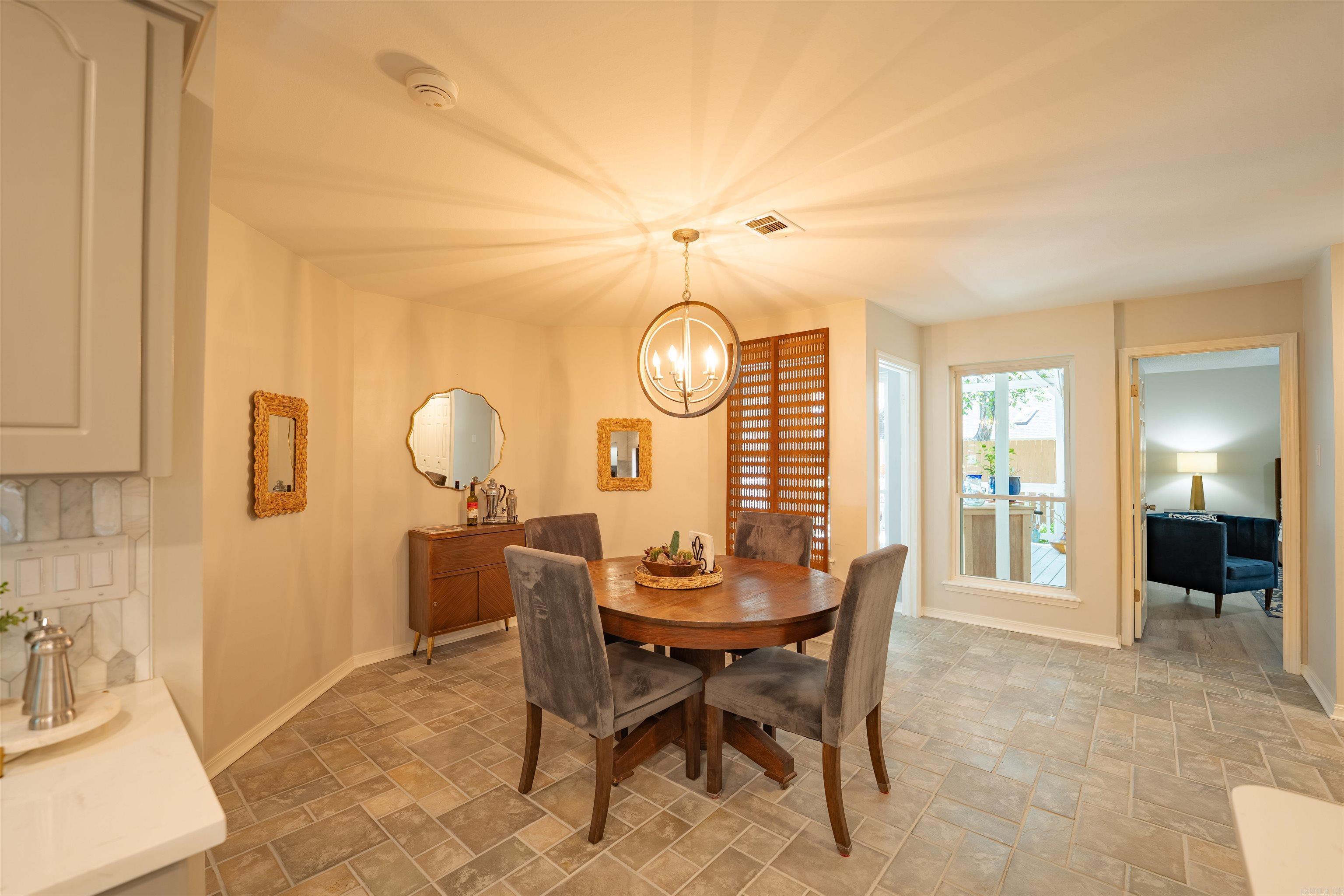 FOXWOOD J - Residential