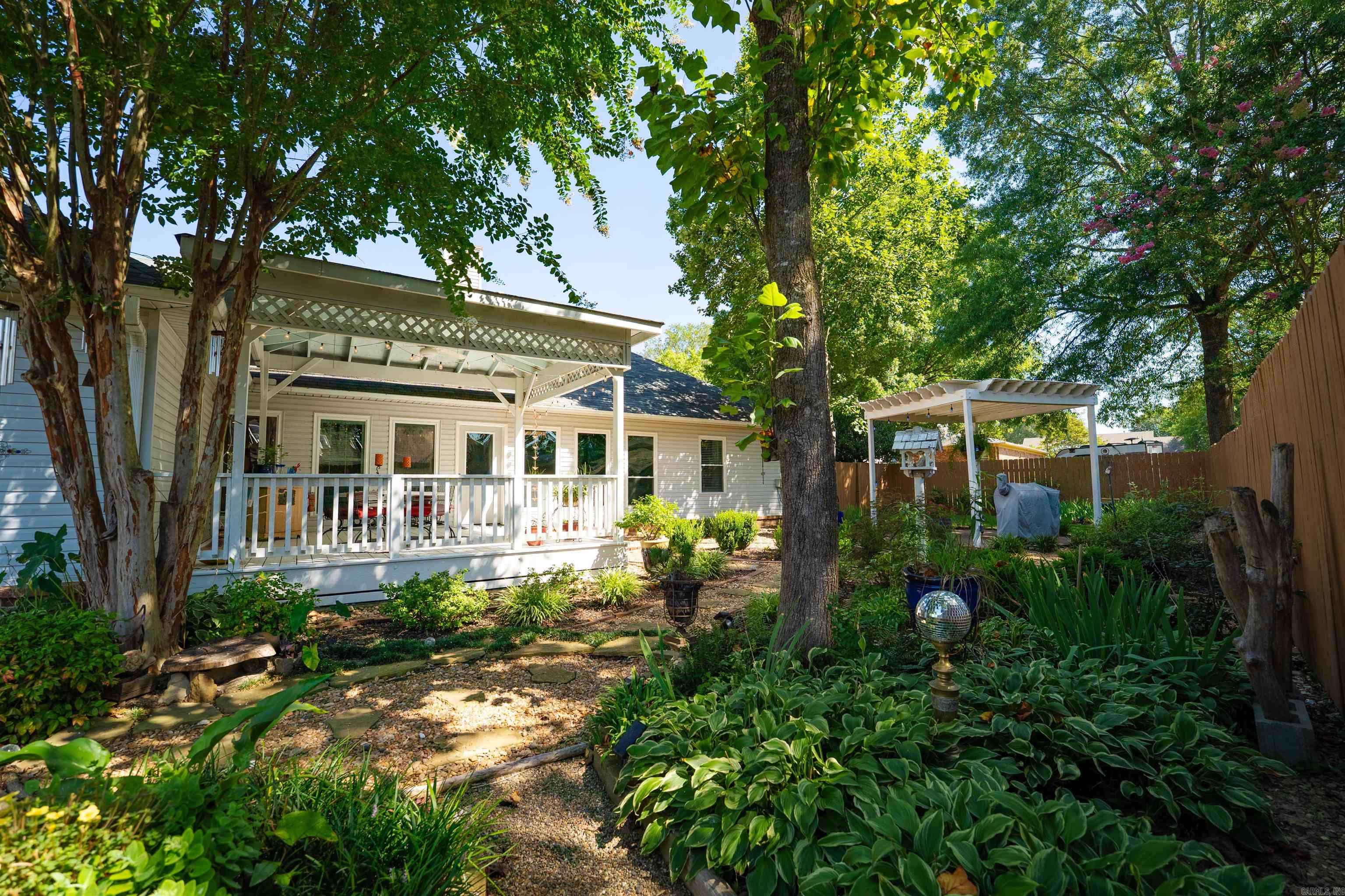 FOXWOOD J - Residential