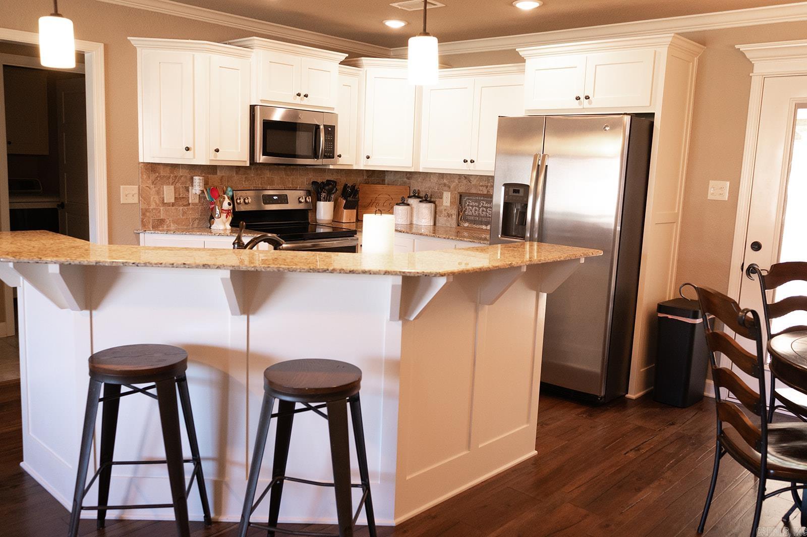 CROSS CREEK - Residential