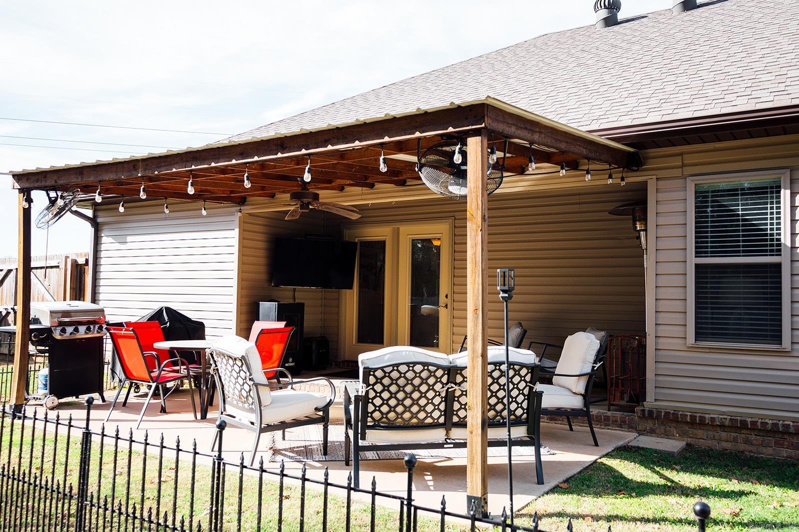 CROSS CREEK - Residential