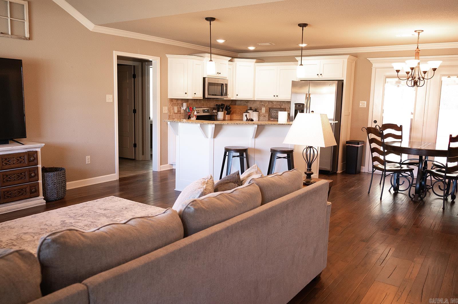 CROSS CREEK - Residential