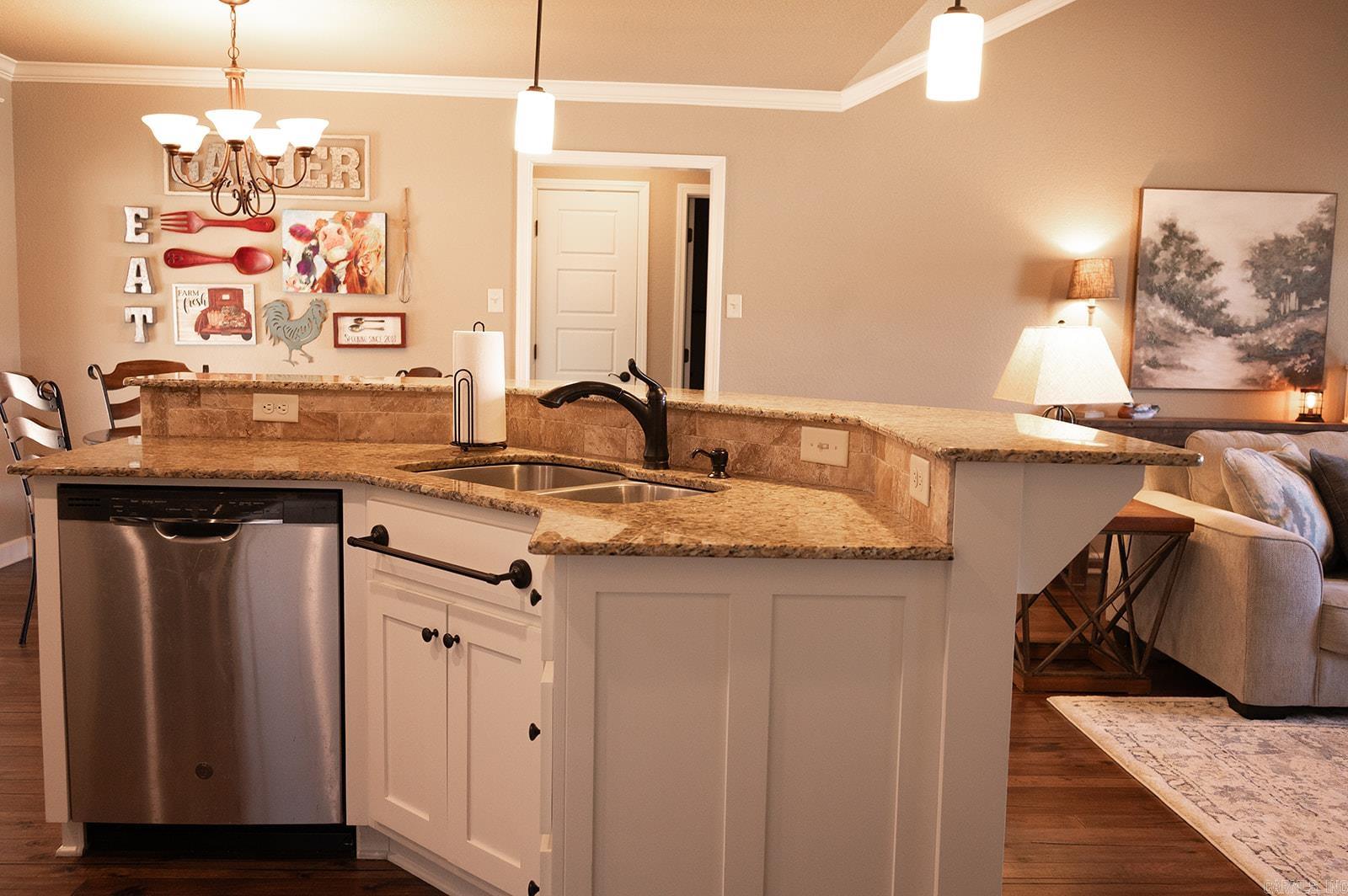 CROSS CREEK - Residential