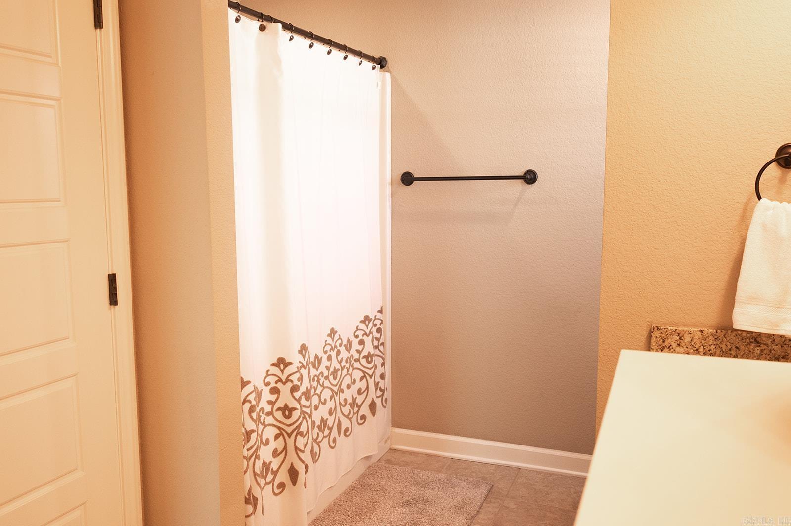 CROSS CREEK - Residential