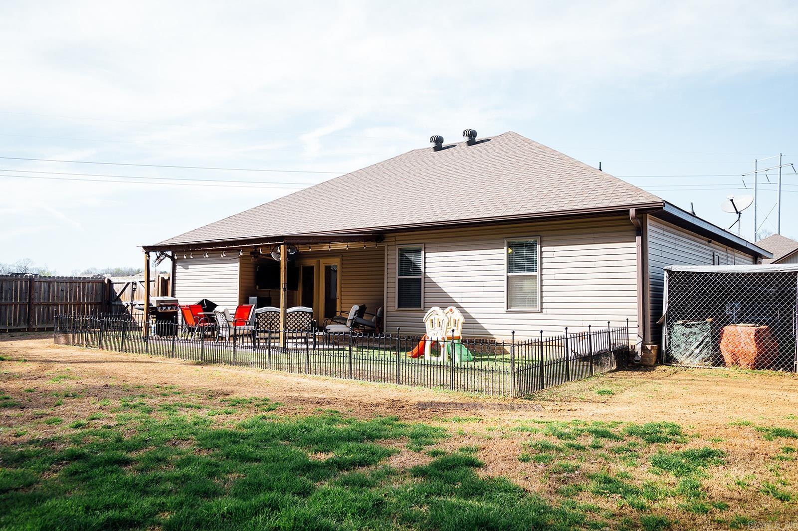 CROSS CREEK - Residential