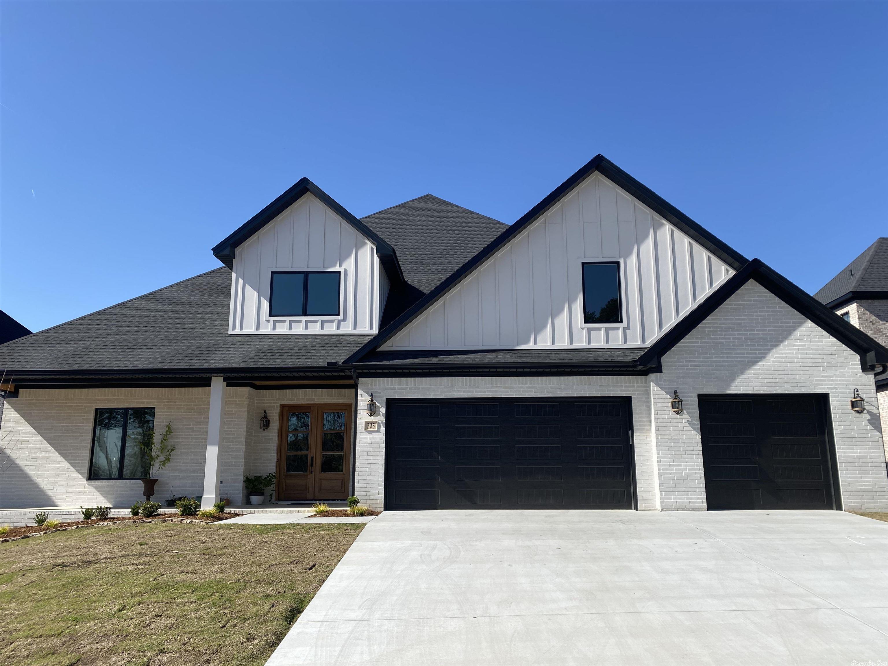 Beautiful 5 bedrooms, 5 baths and game/media room Home in Chenal Valley! Georgeous Quartz, Marble, & granite throughout. Walk in Pantry, bar in kitchen with beverage cooler.