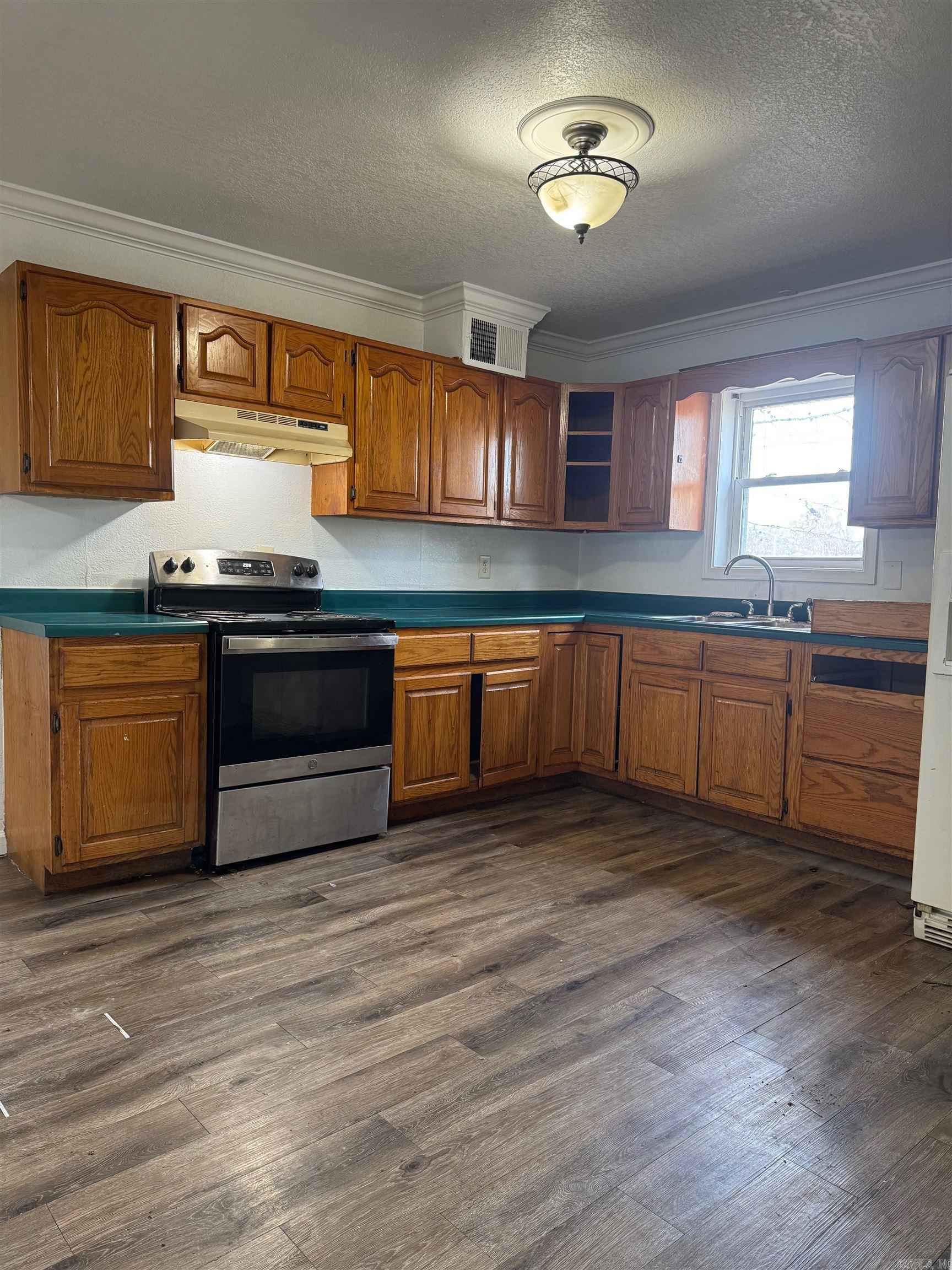 Hayes 2nd - Residential