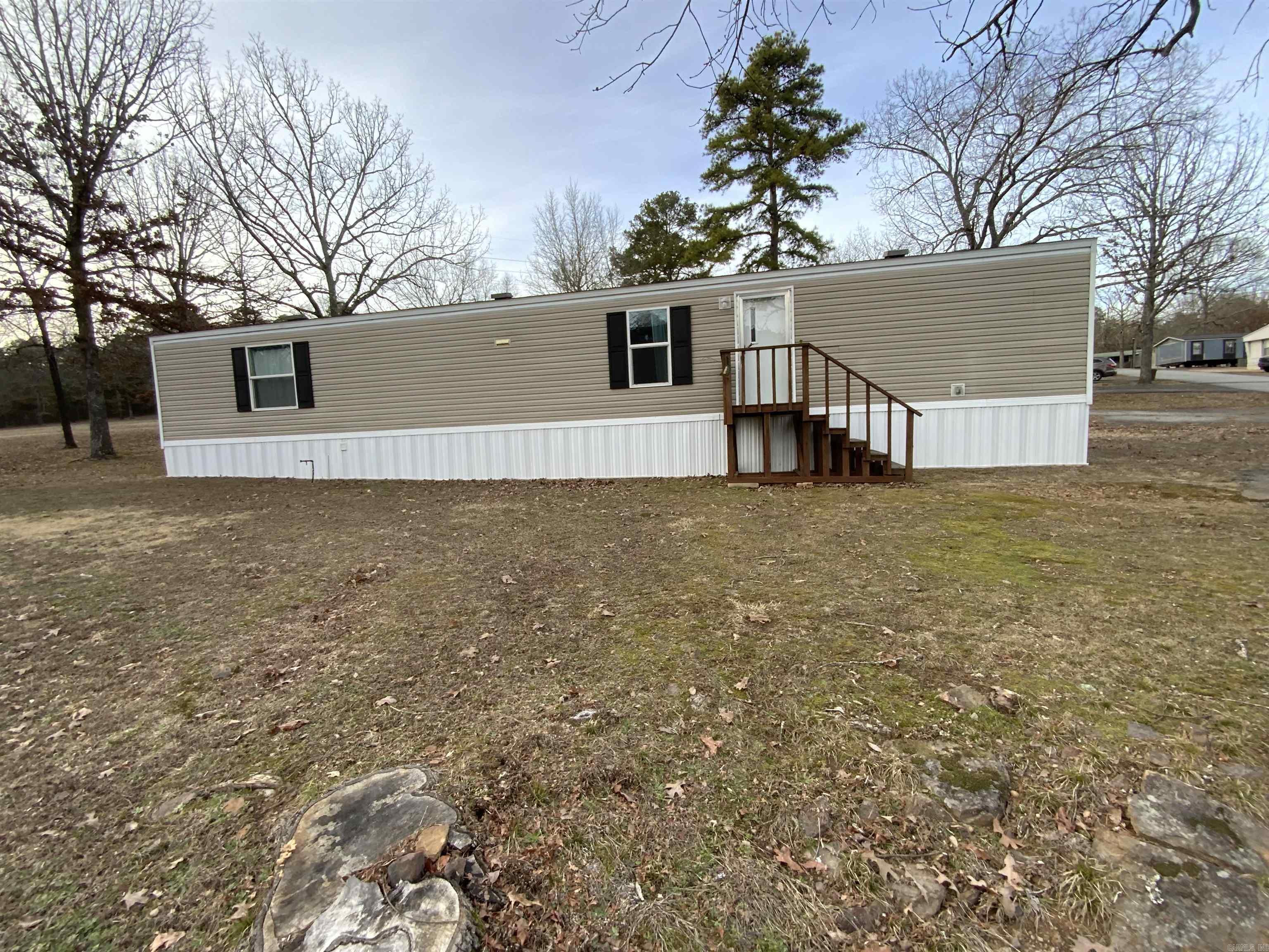 2017 14 X 60 Clayton Mobile Home and 8 X 12 Bald Eagle Barn shed at a great price! This very well kept home features 2 bedroom and 2 full baths. Exterior features Vinyl Siding and glass storm door. This mobile is not attached to land. Don’t miss this one!!! Call today!