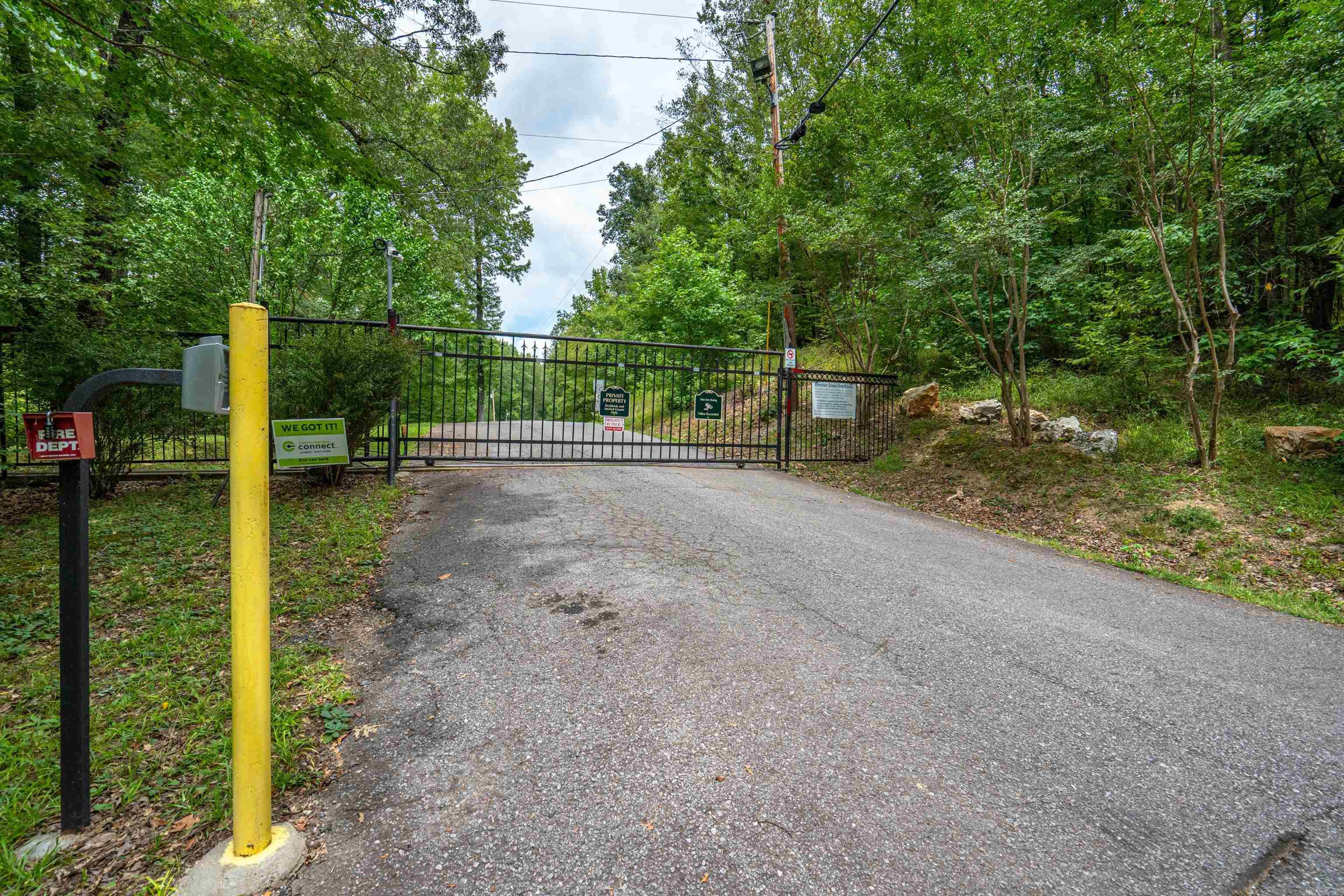 Overlooking the Ouachita River this 3.11 +/- prime residential lot is the perfect spot for your private estate. Gated Development with close proximity to White Water Park and 15 minutes from Hot Springs and 5 minutes from Malvern. Easy access to I30 and commute east or west. The fist step to building your dreams is making this lot yours today.