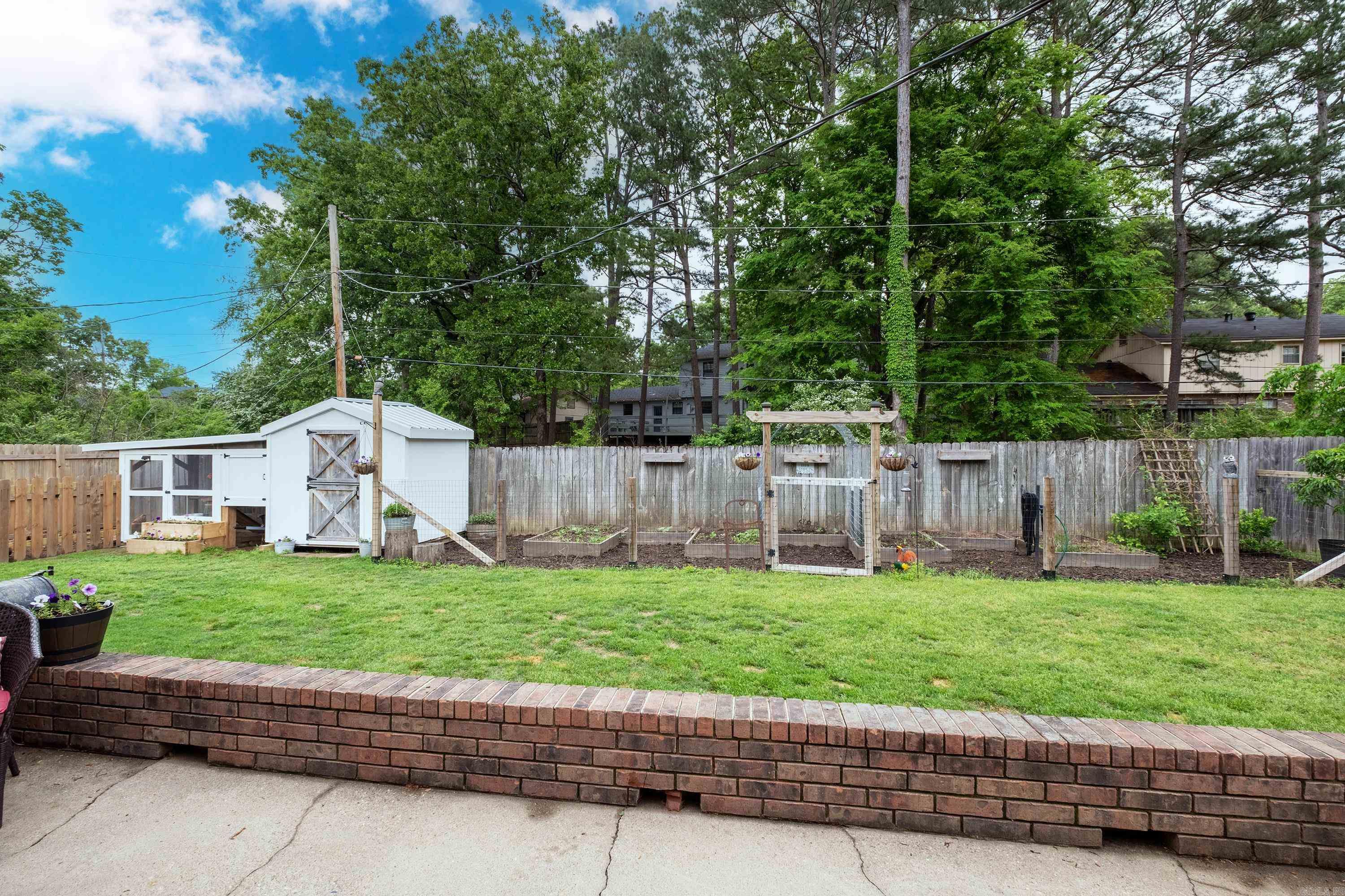 MARLOWE MANOR - Residential