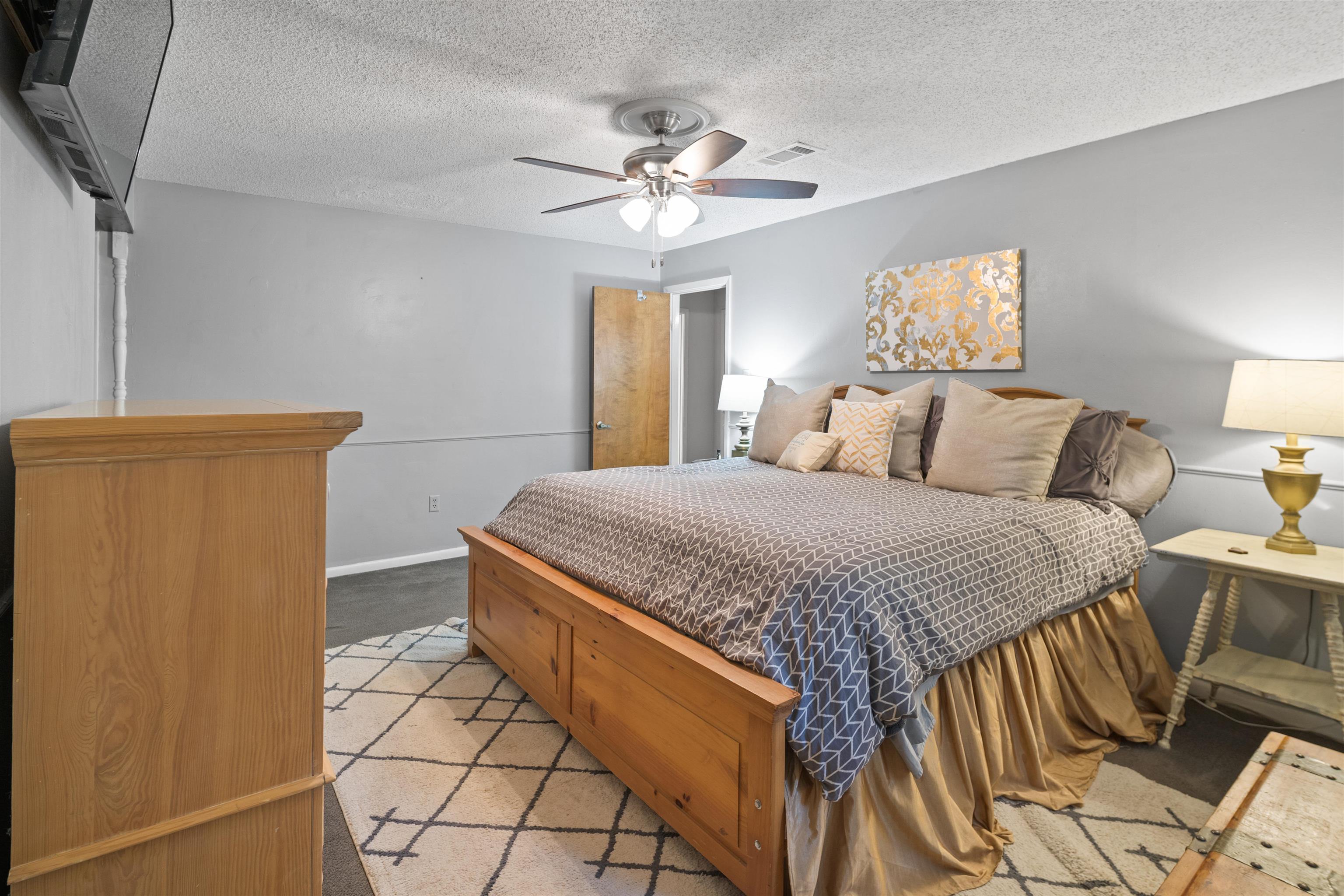 OAK FORREST - Residential