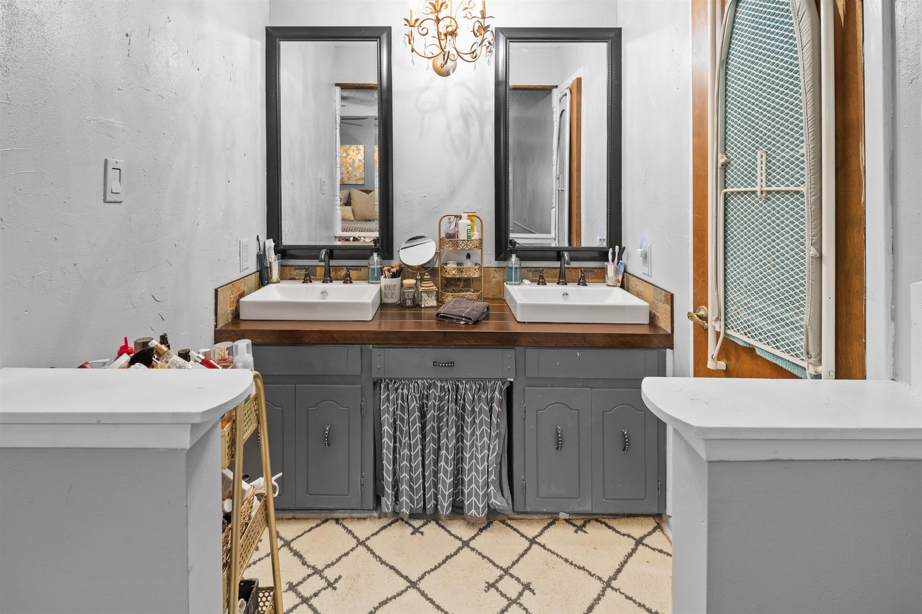 OAK FORREST - Residential