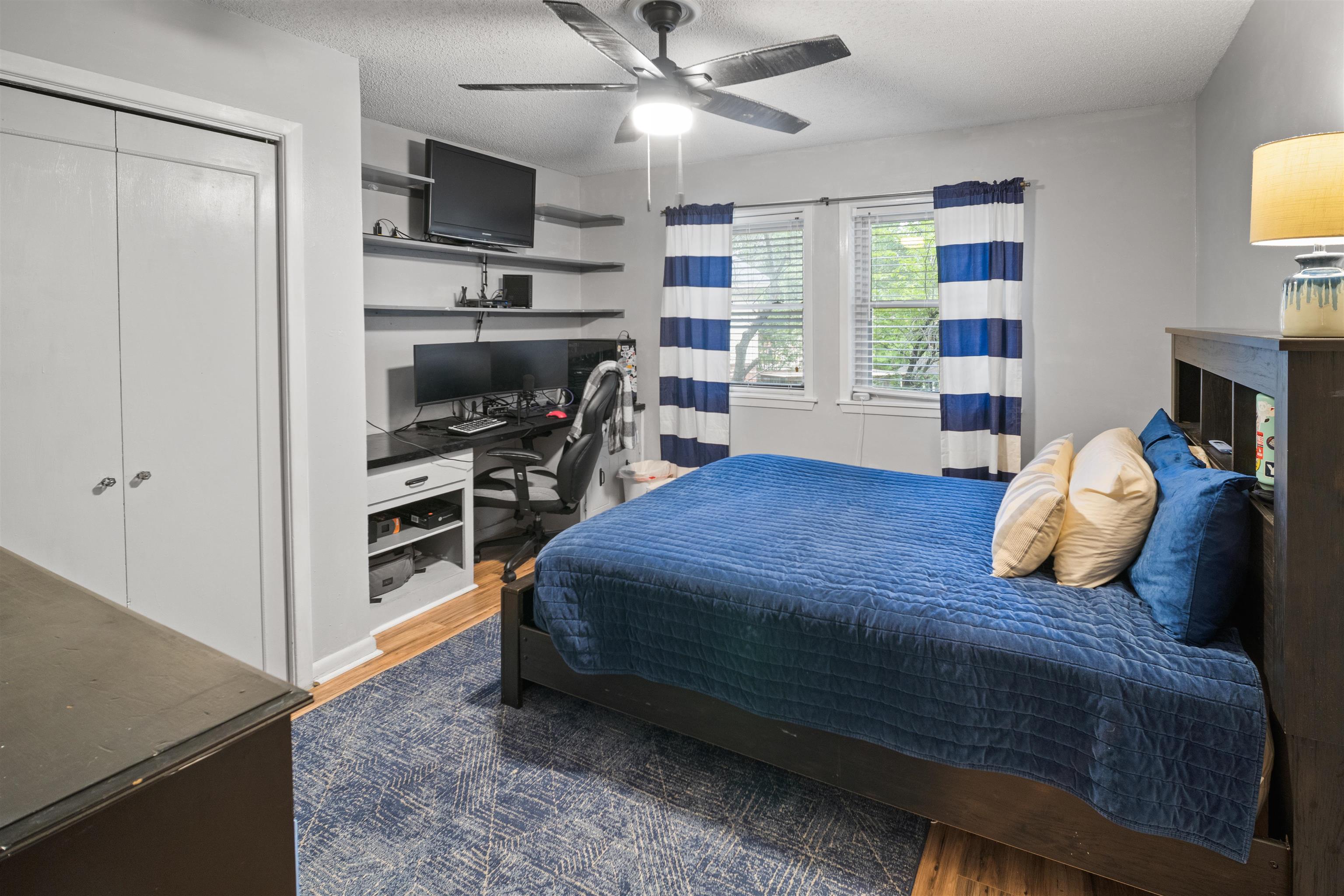 OAK FORREST - Residential