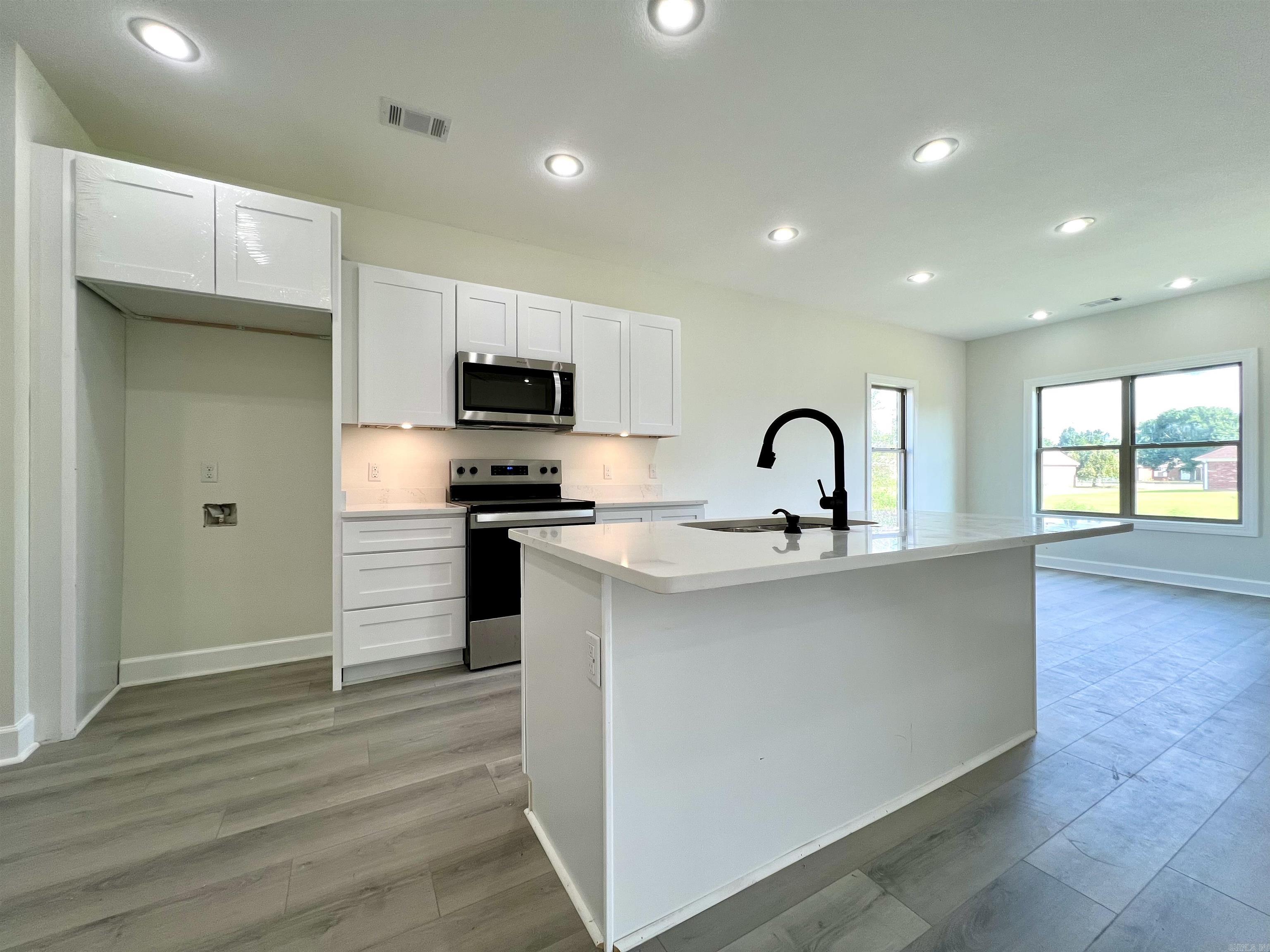 STELLA ESTATES - Residential