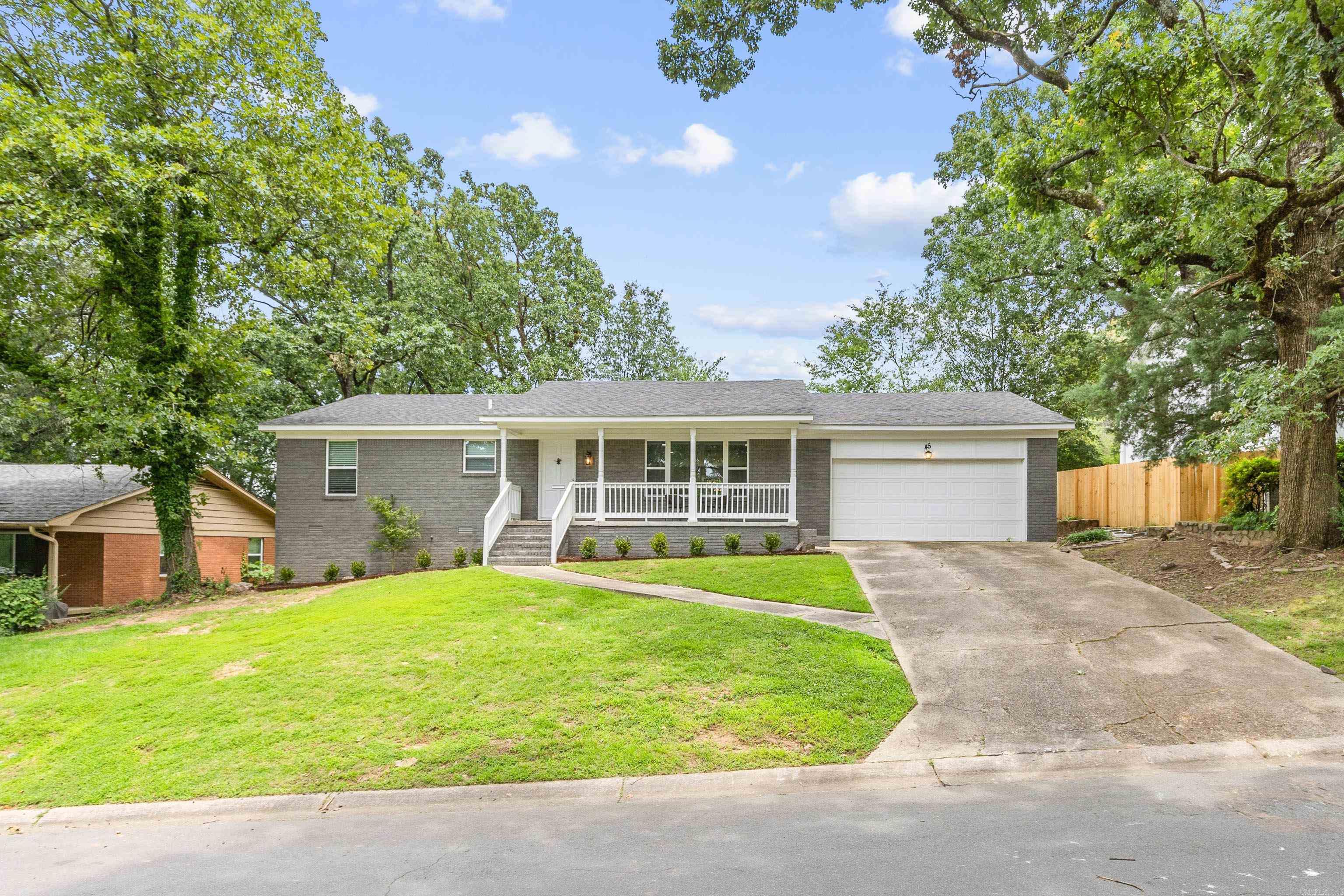 LEAWOOD HEIGHTS - Residential