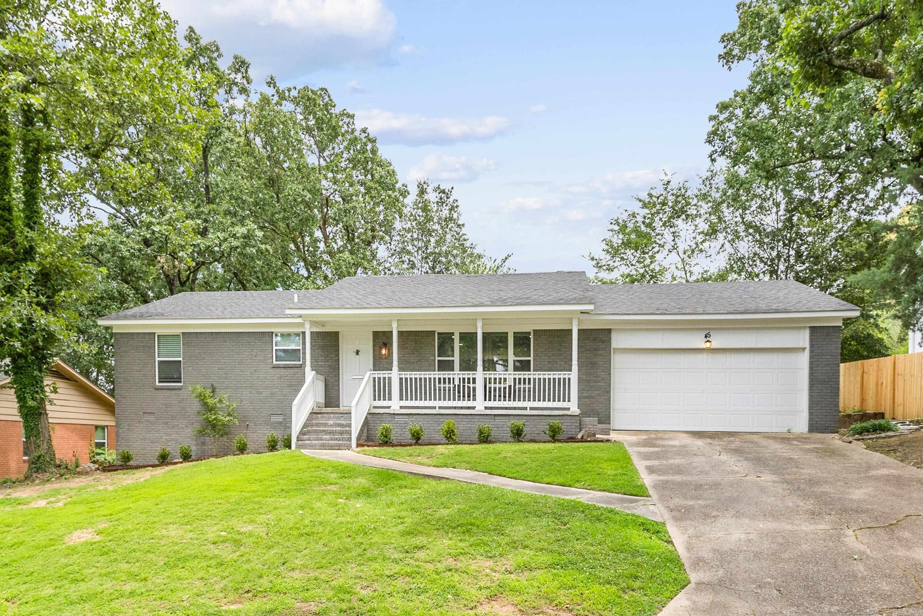 LEAWOOD HEIGHTS - Residential