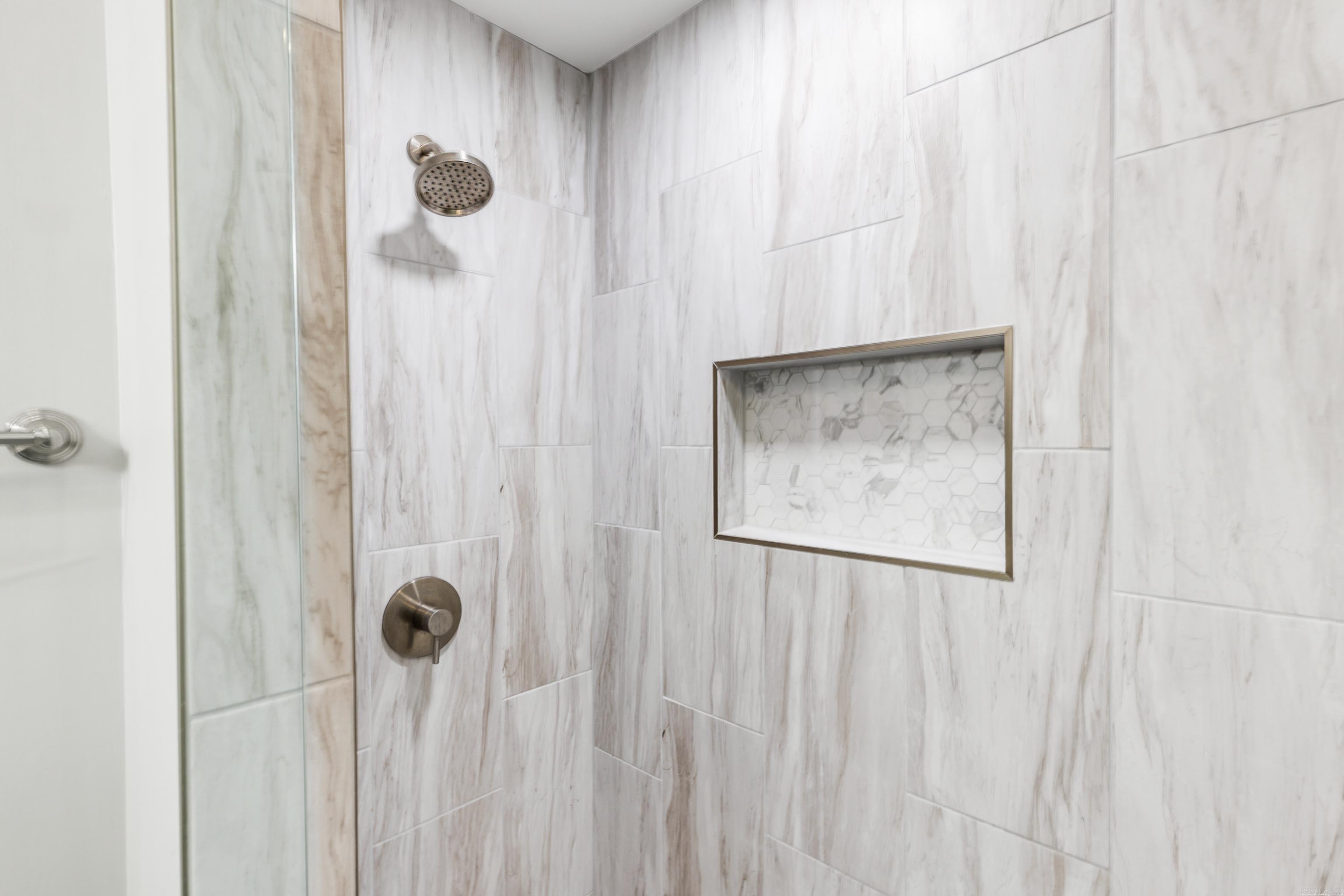 LEAWOOD HEIGHTS - Residential