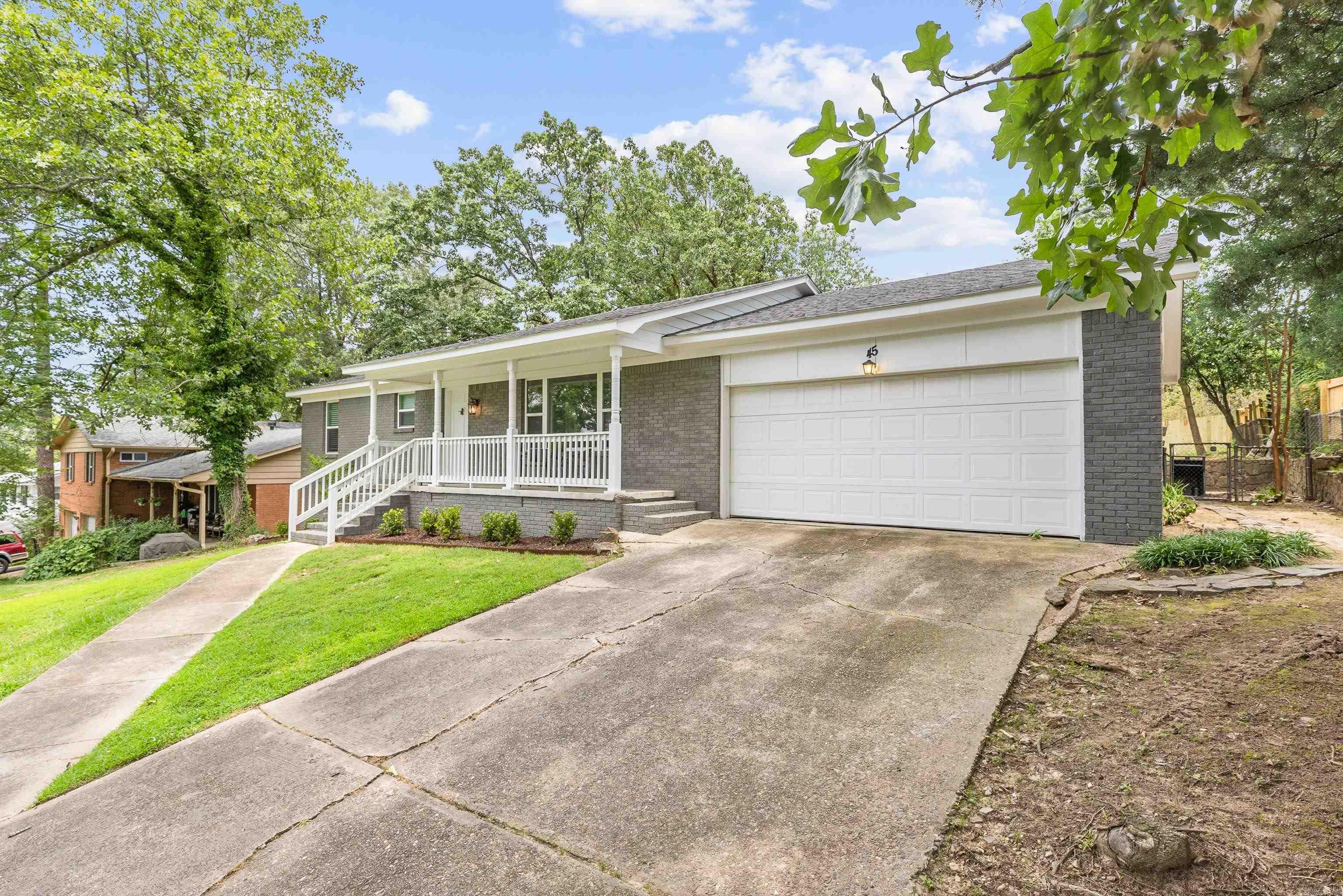 LEAWOOD HEIGHTS - Residential