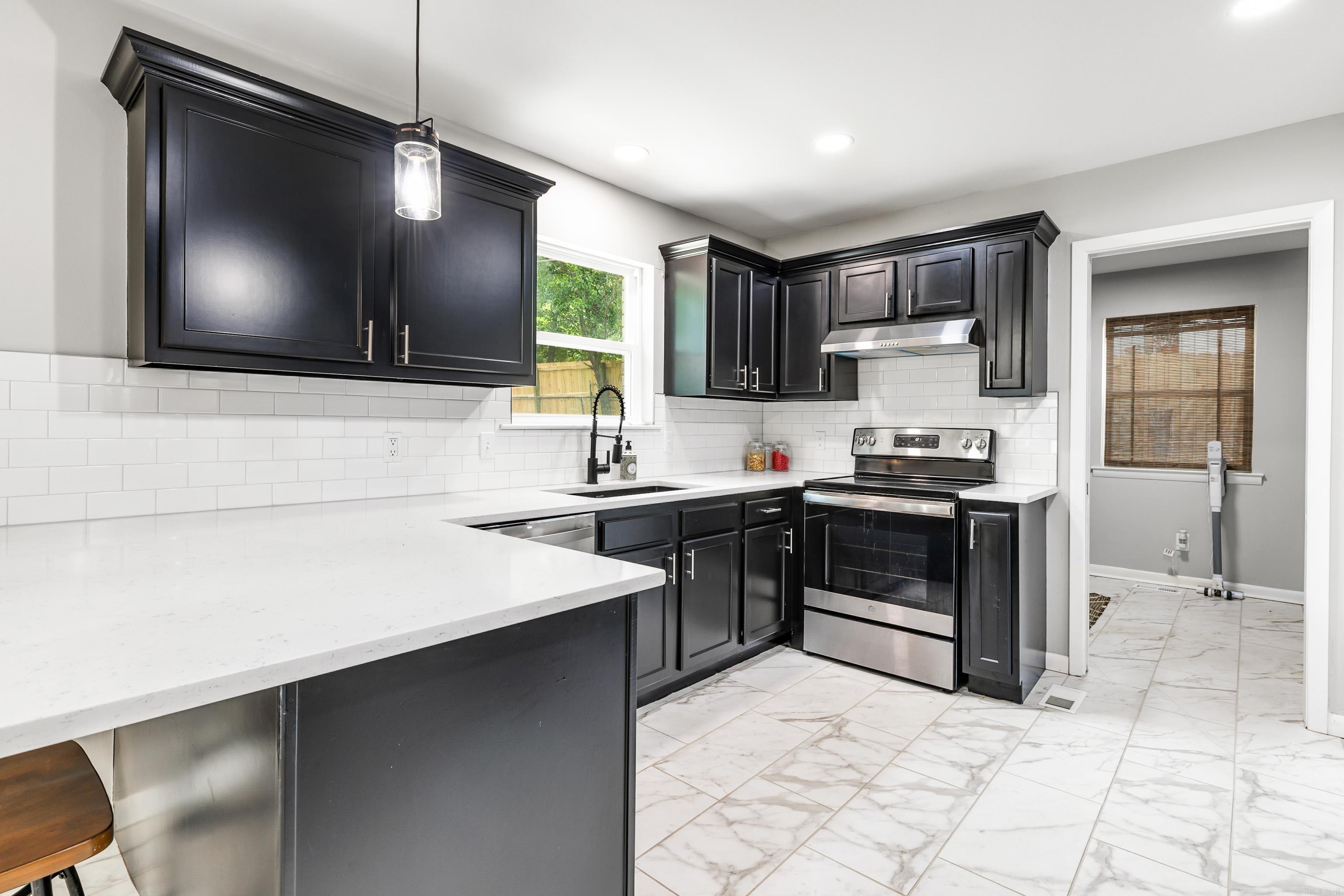 LEAWOOD HEIGHTS - Residential