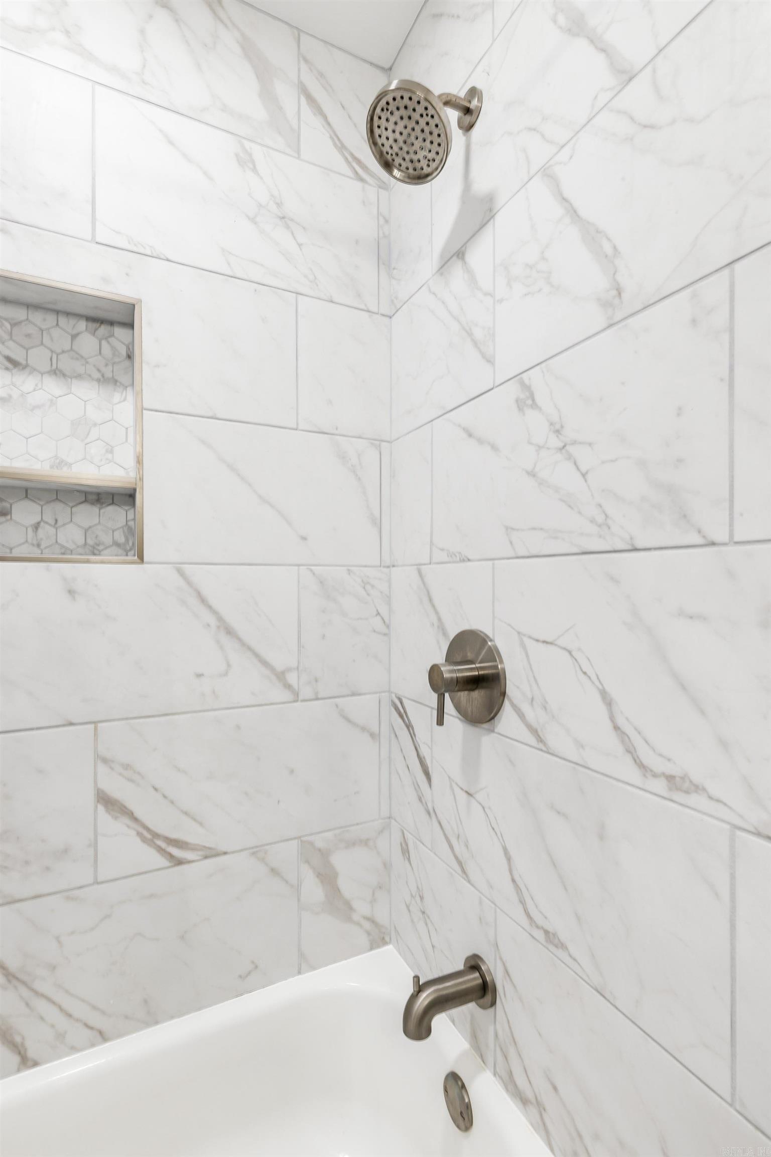 LEAWOOD HEIGHTS - Residential