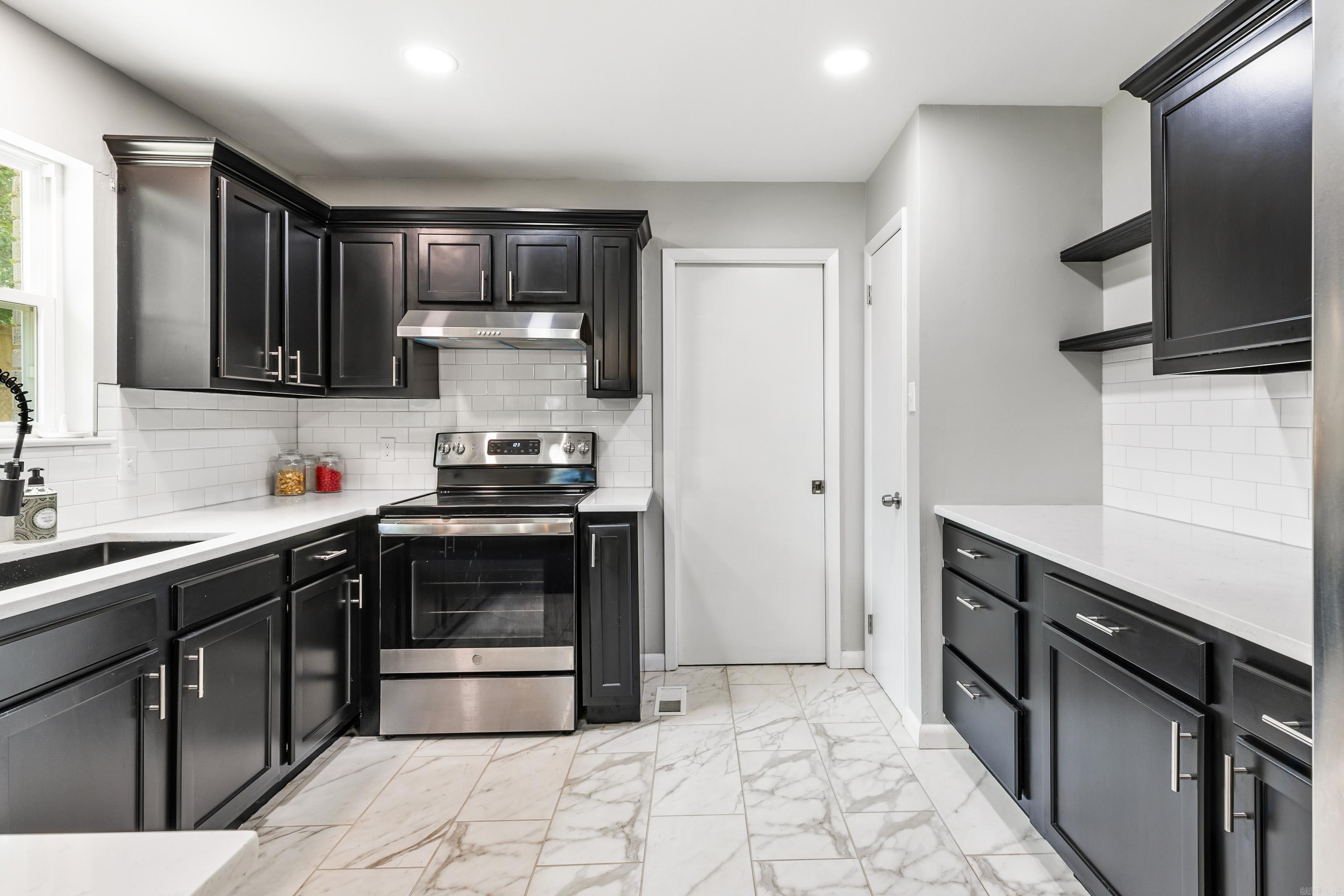 LEAWOOD HEIGHTS - Residential