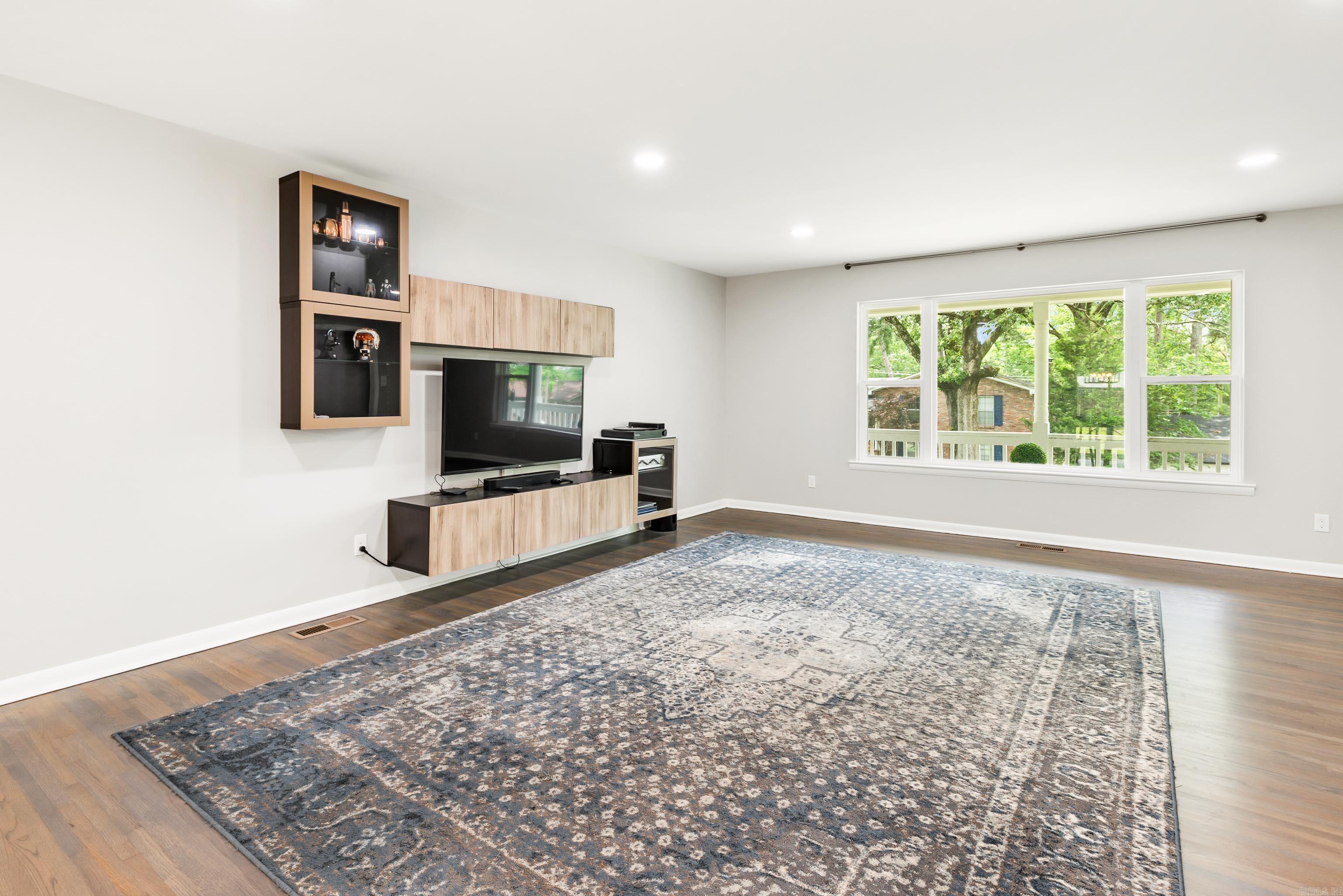 LEAWOOD HEIGHTS - Residential