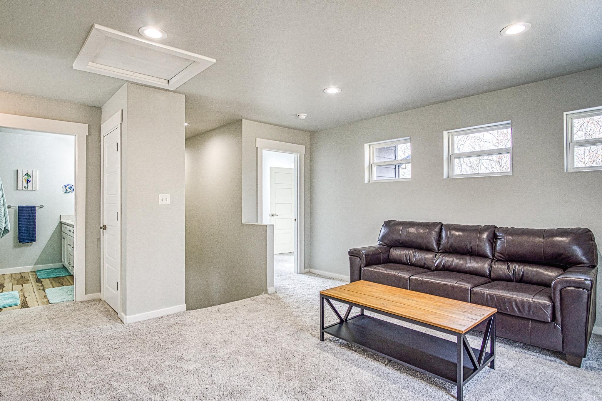 DIAMONDHEAD - Residential