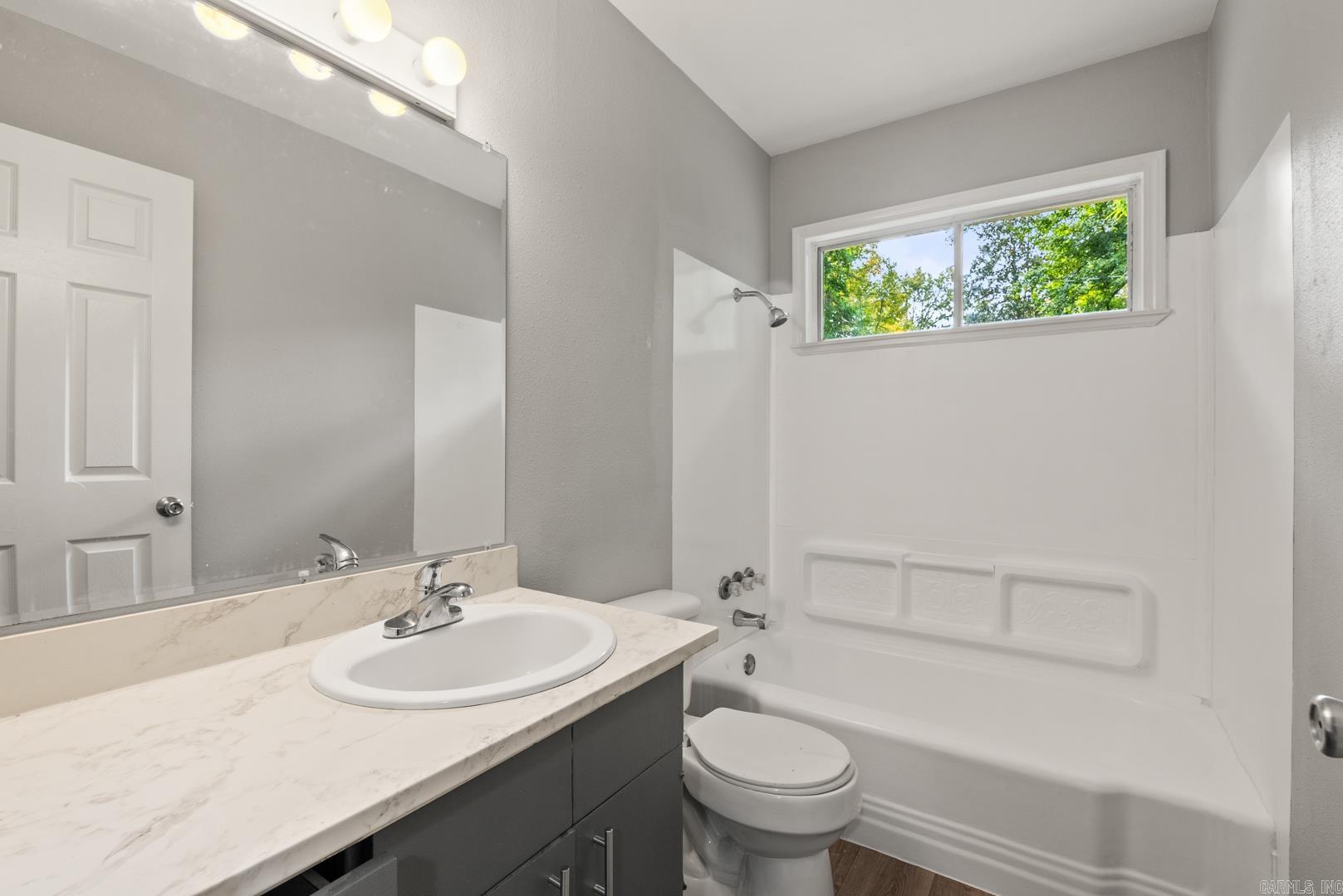 MEADOWCLIFF - Residential