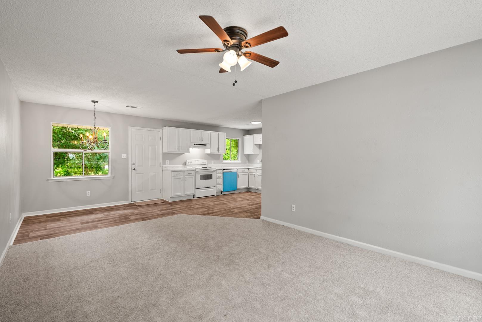 MEADOWCLIFF - Residential