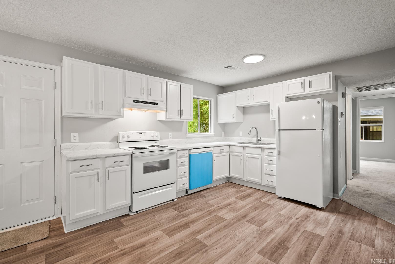 MEADOWCLIFF - Residential