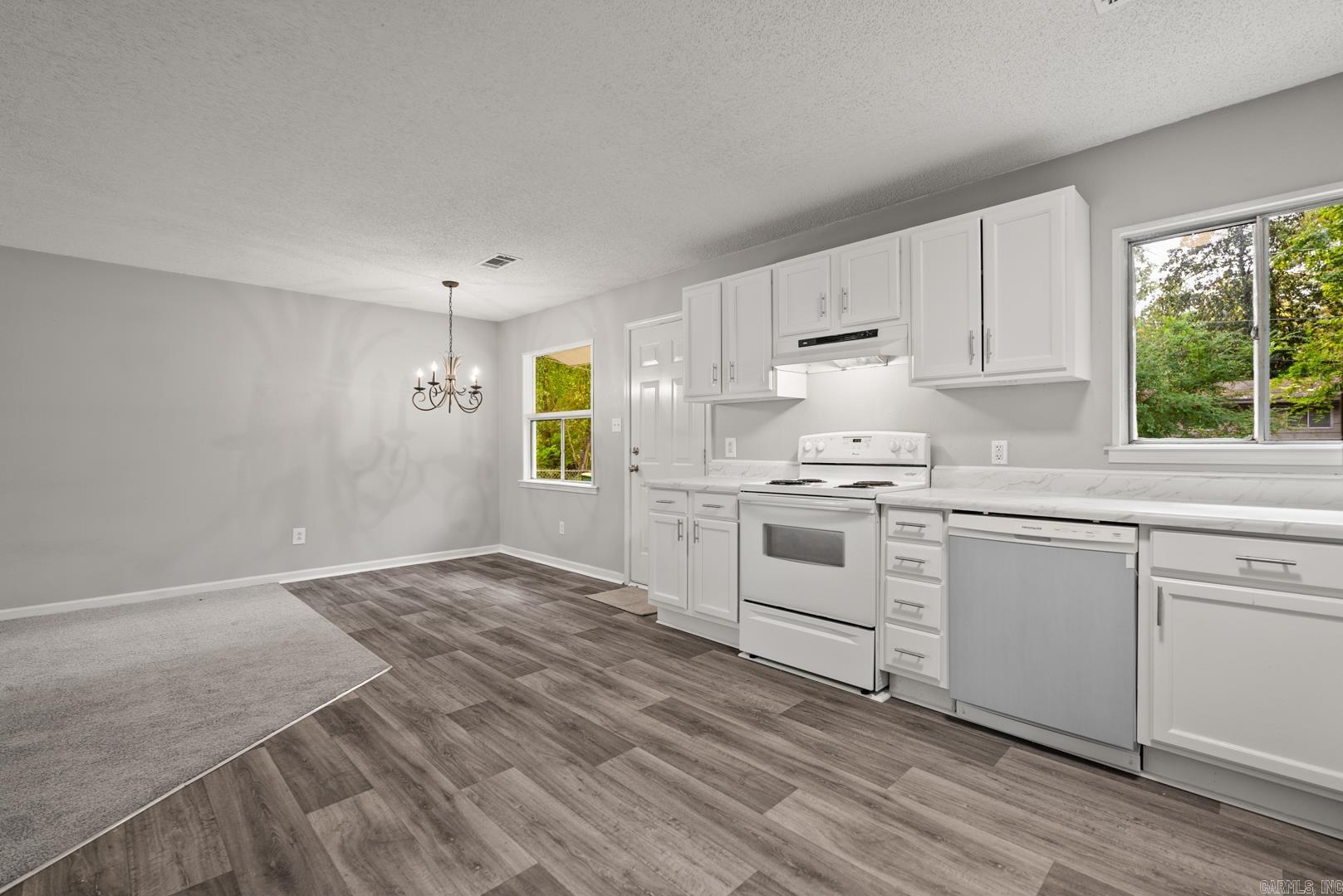 MEADOWCLIFF - Residential