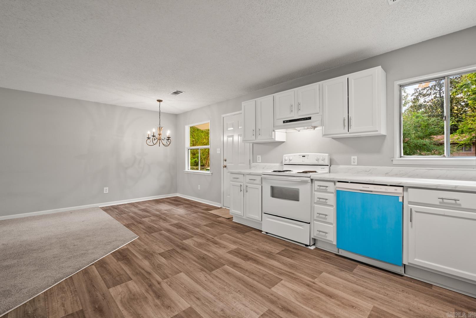 MEADOWCLIFF - Residential