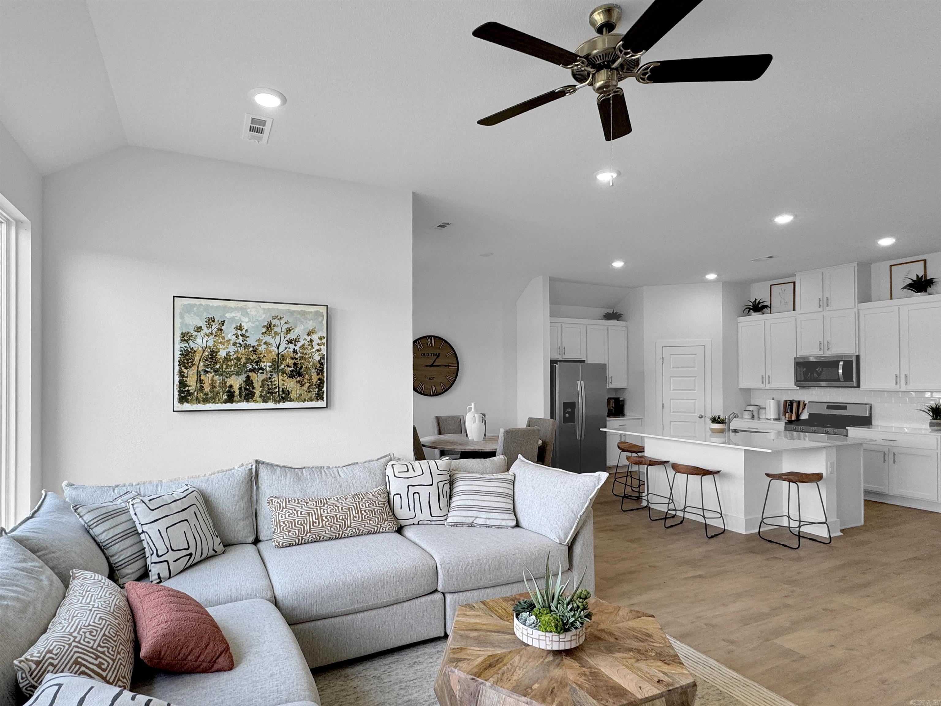 THE RESERVE AT COUNTRY CLUB PHAS - Residential