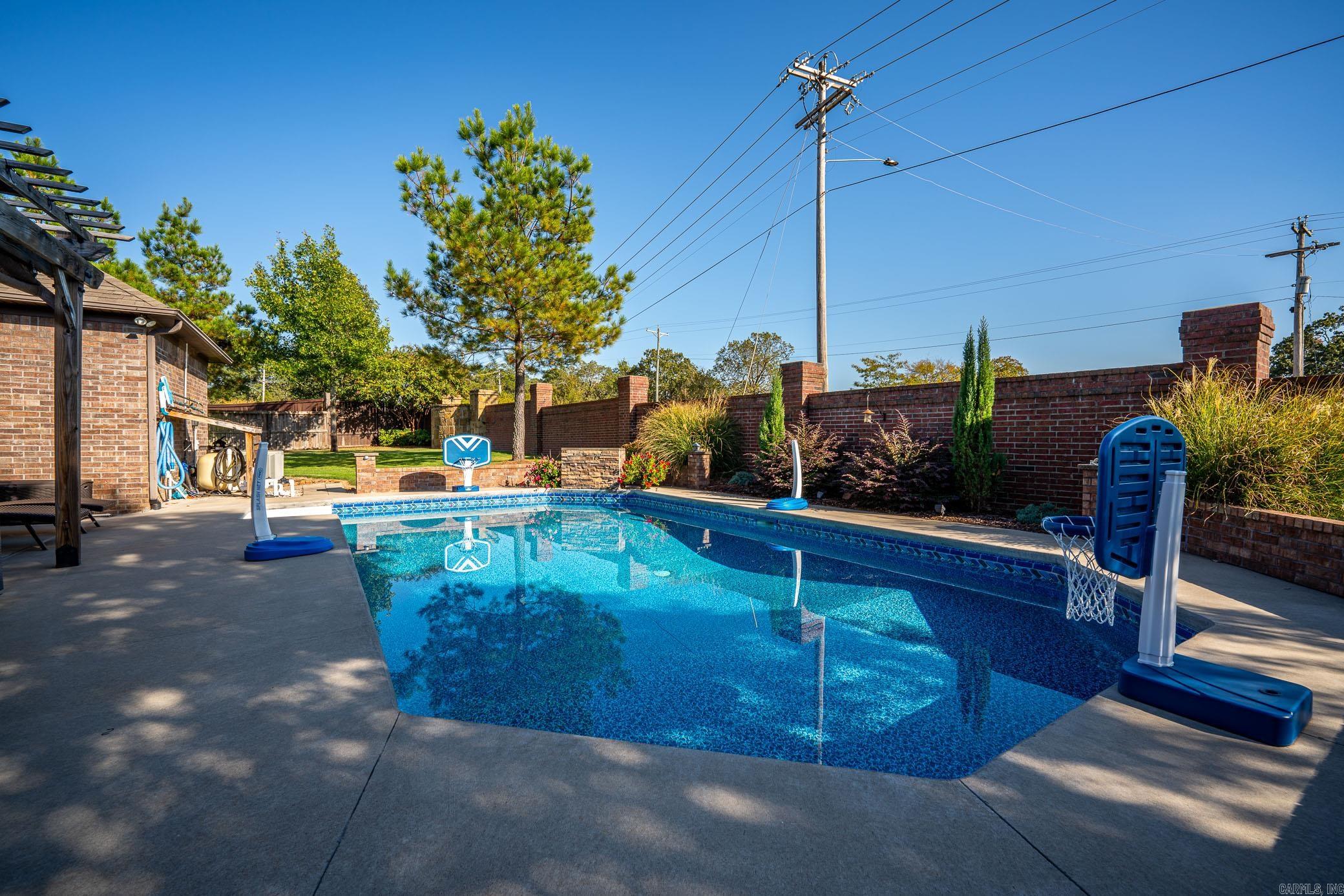 CHAPEL CREEK - Residential