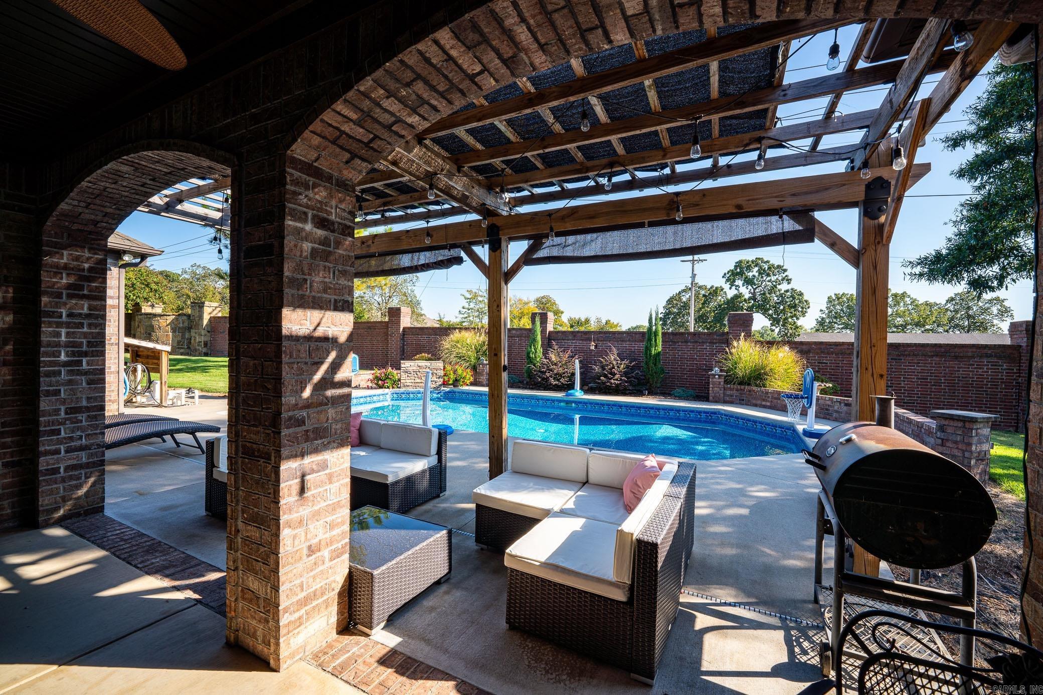 CHAPEL CREEK - Residential